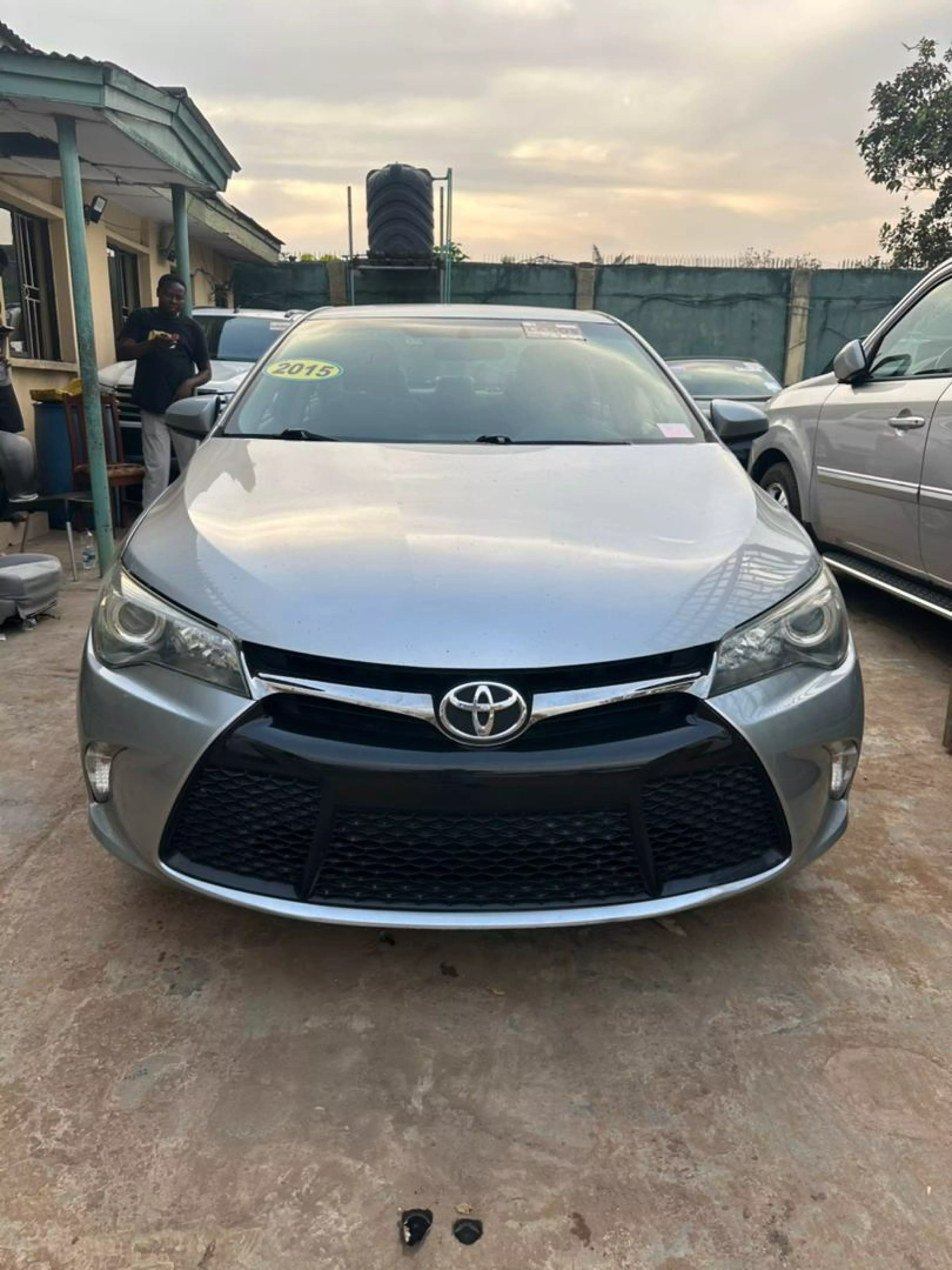 Toyota Camry - 2015