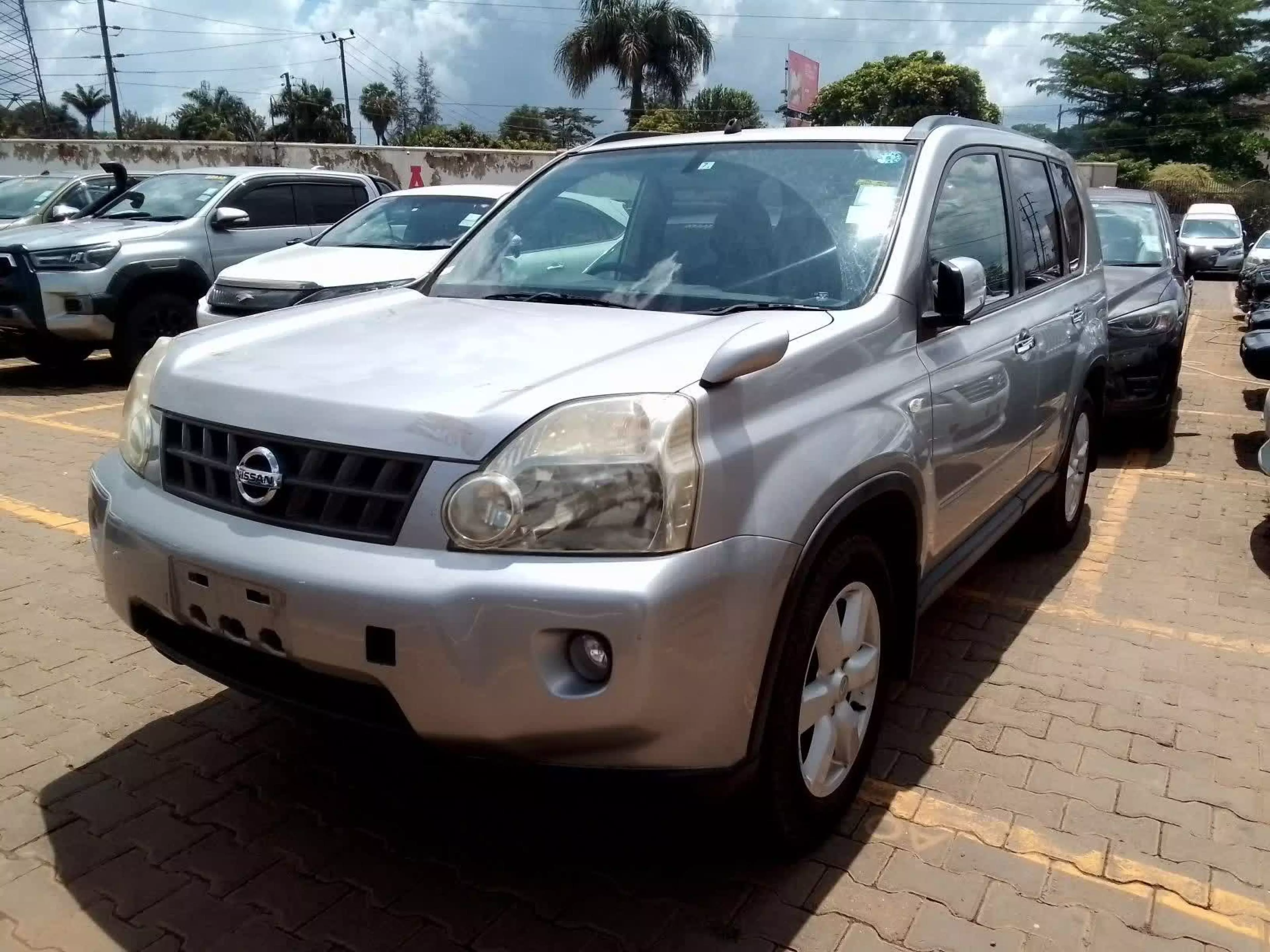 Nissan X- trail  - 2010