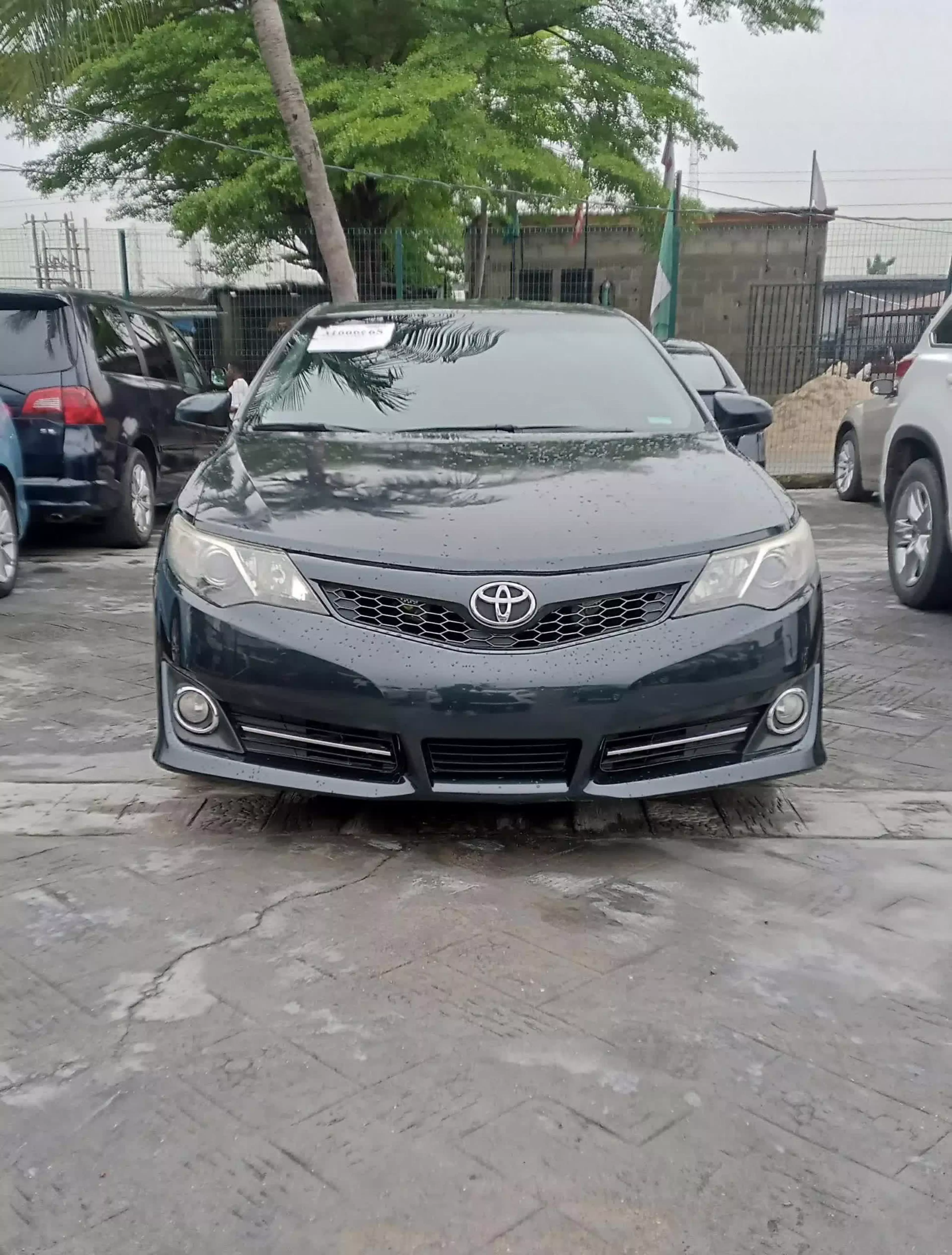 Toyota Camry - 2012