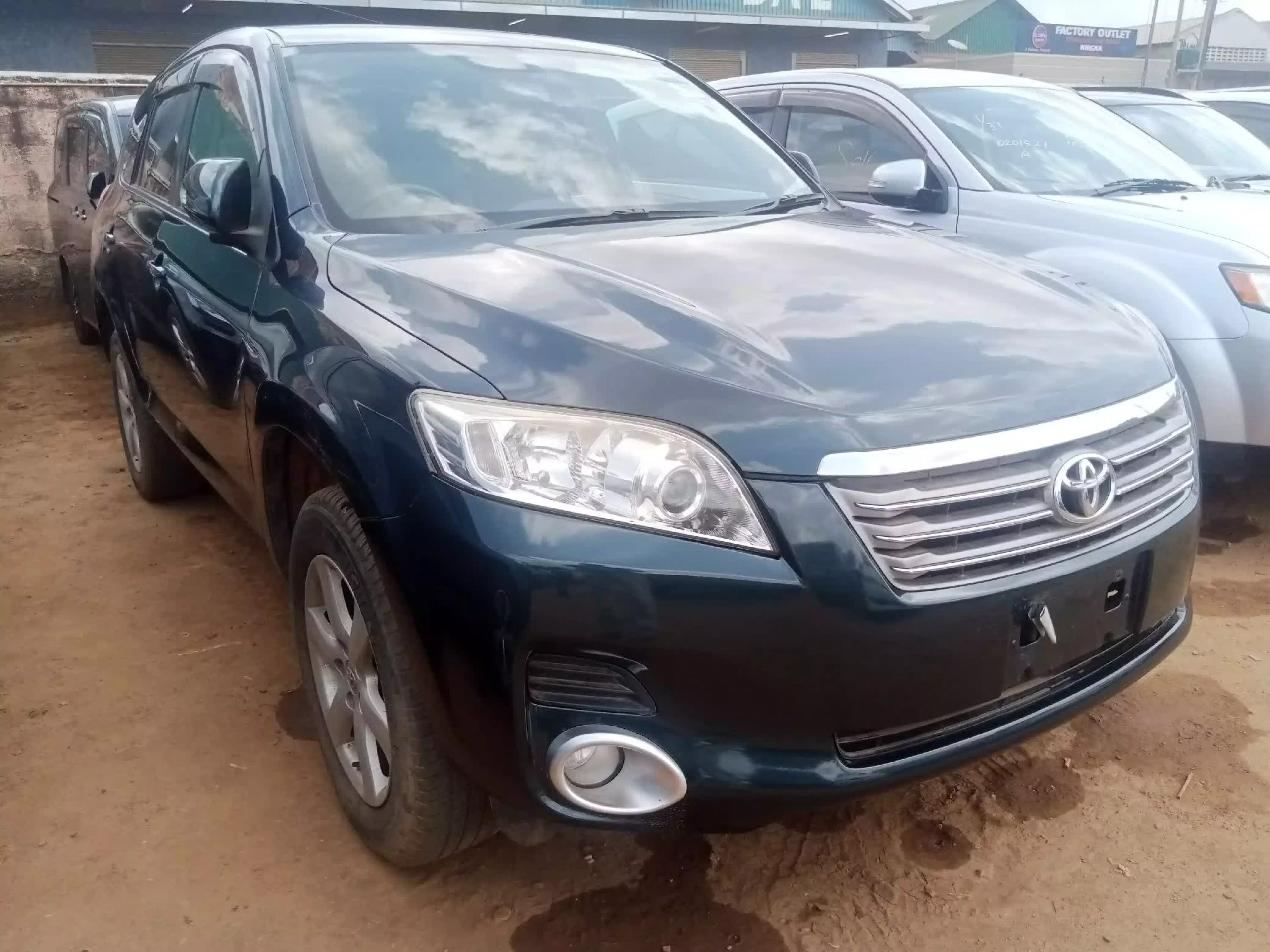 Toyota Vanguard  - 2010