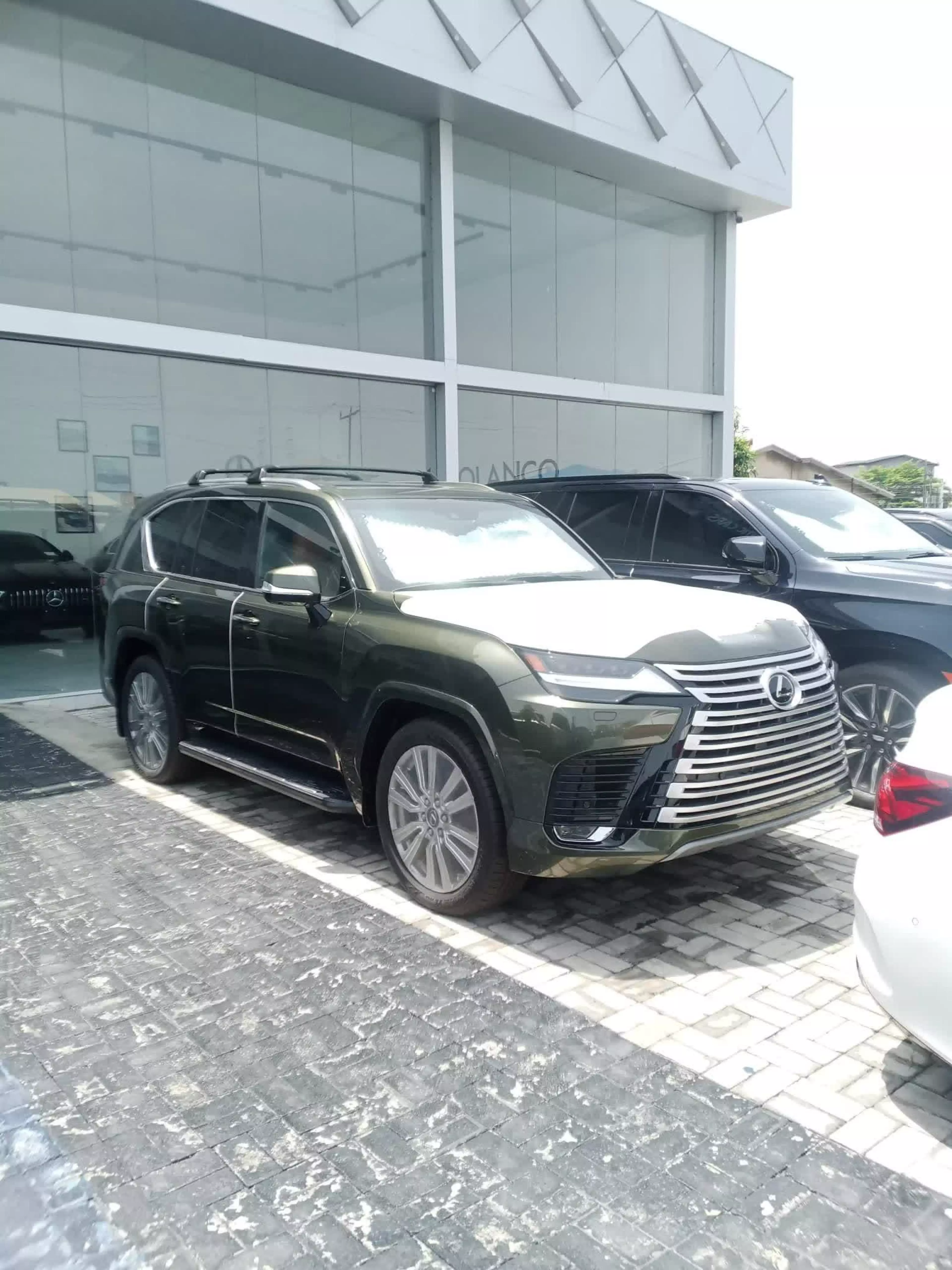 Lexus LX 570  - 2023