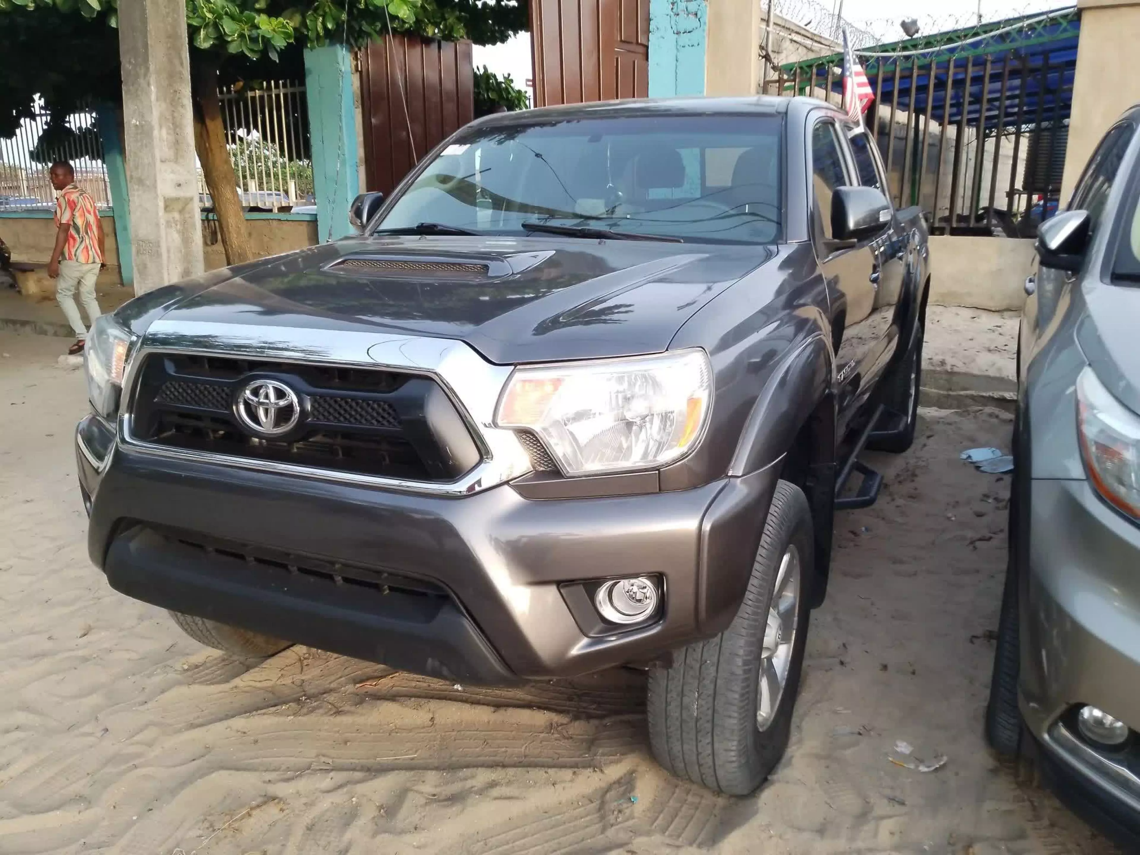 Toyota Tacoma - 2012