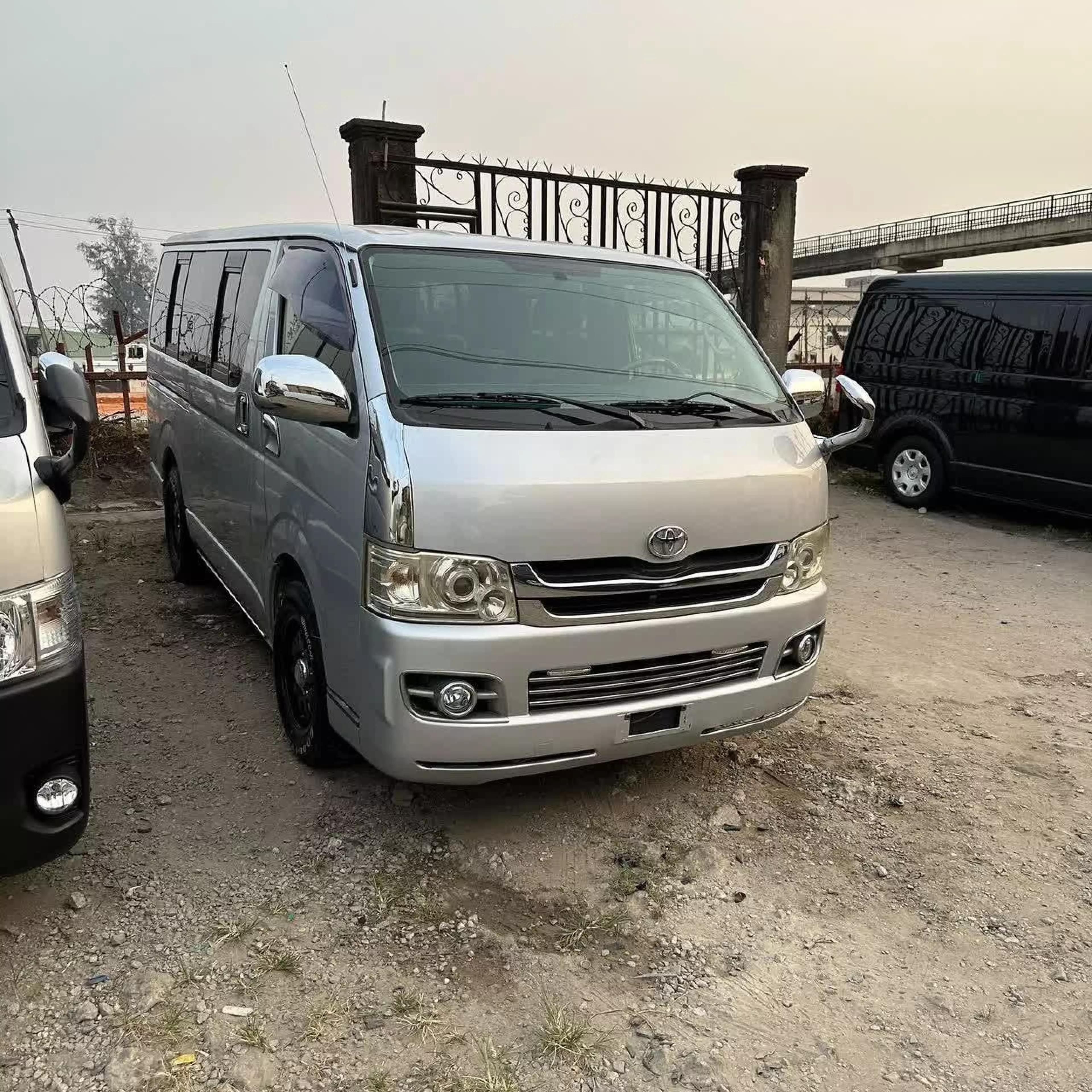 Toyota Hiace  - 2010