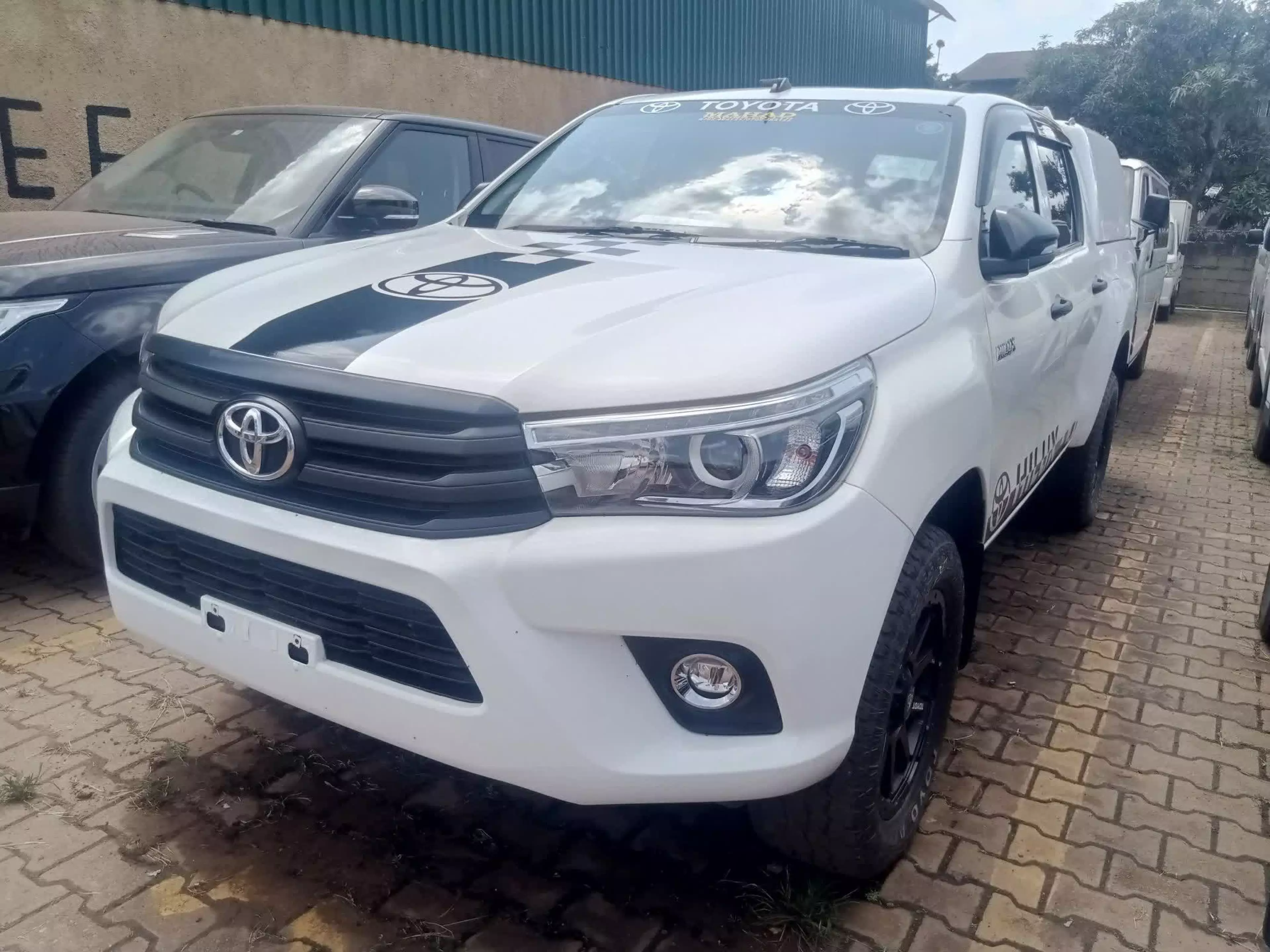 Toyota Hilux  - 2016