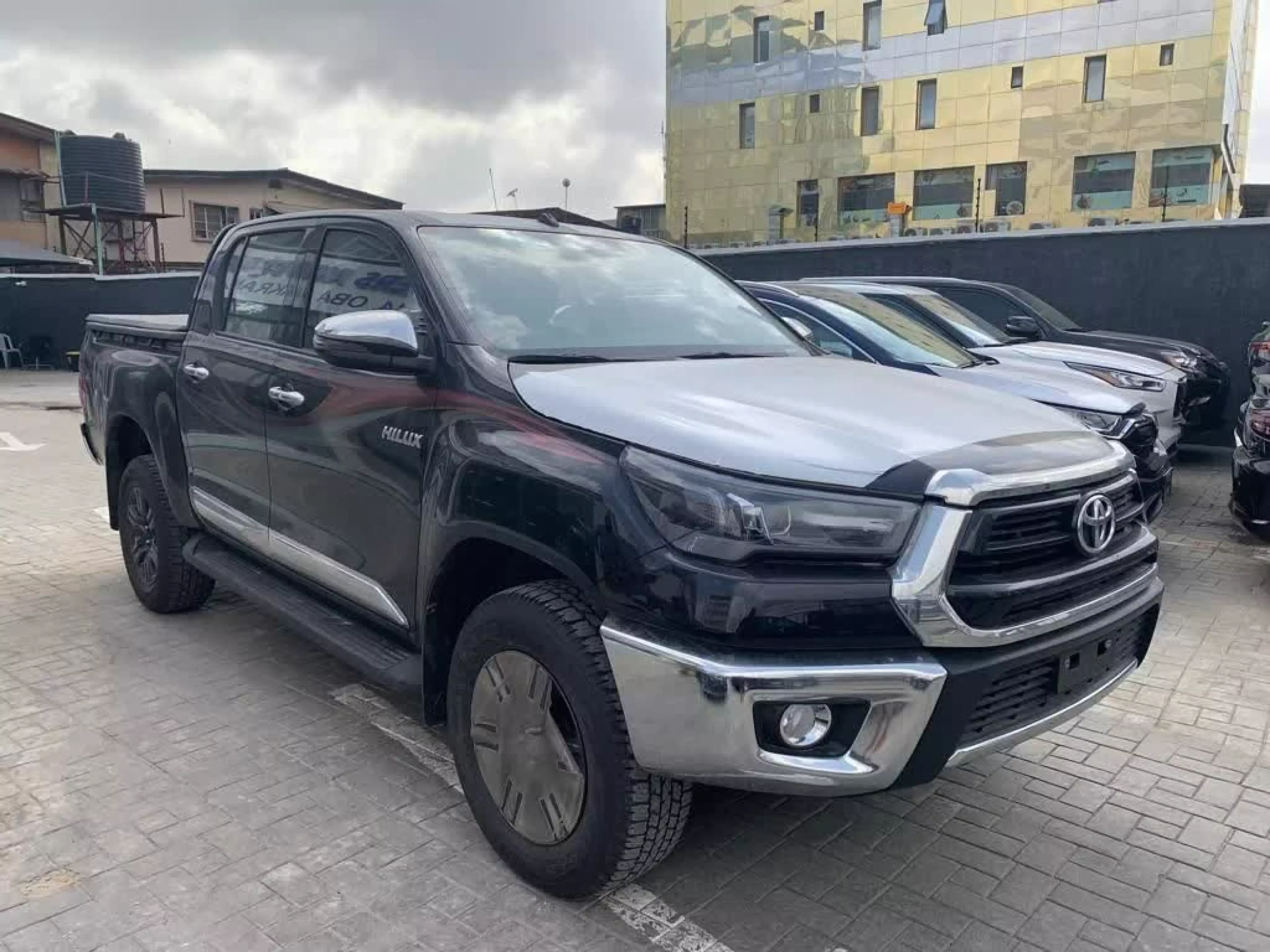 Toyota Hilux  - 2023