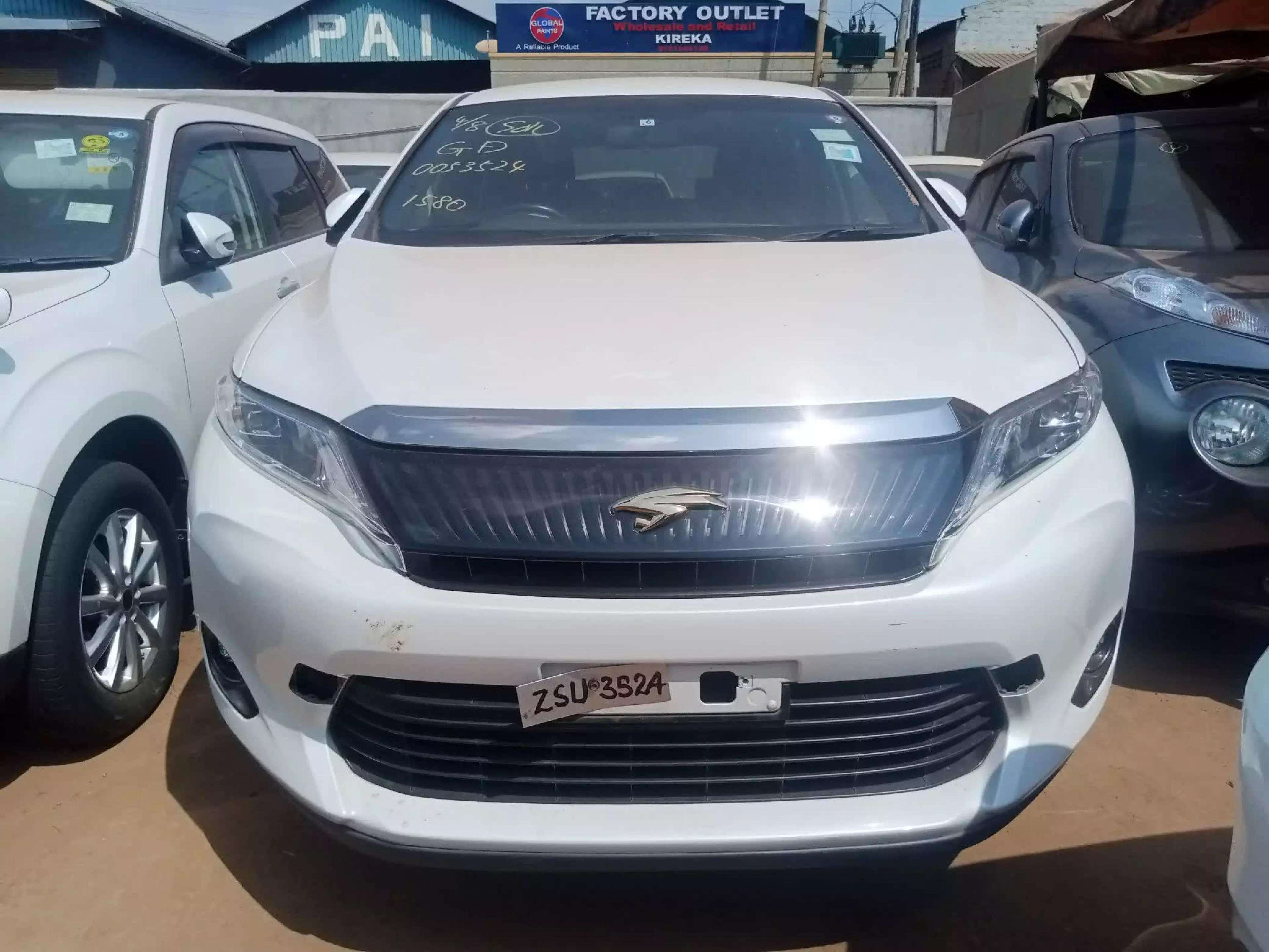 Toyota Harrier  - 2016