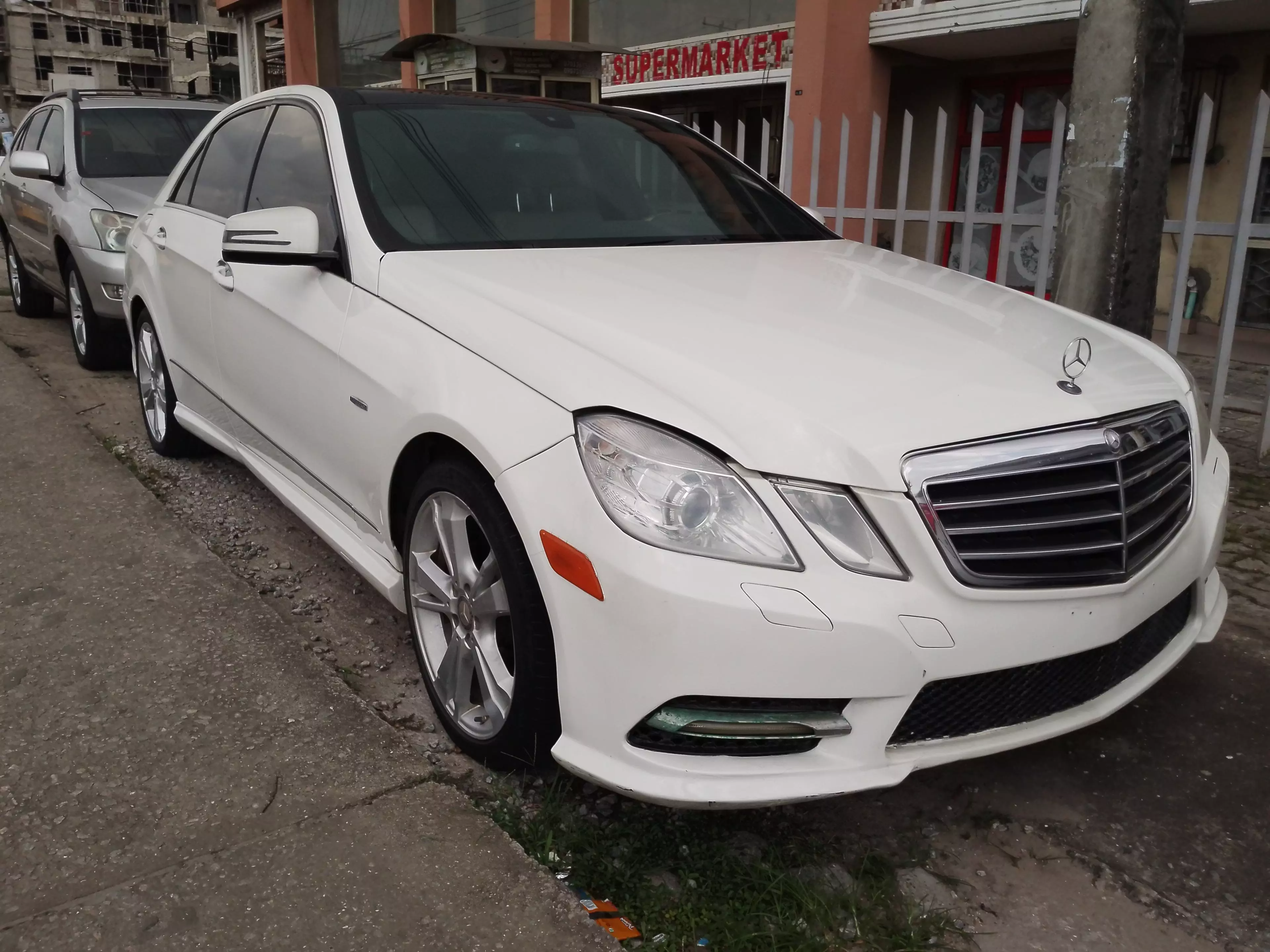 Mercedes-Benz E 350 - 2012