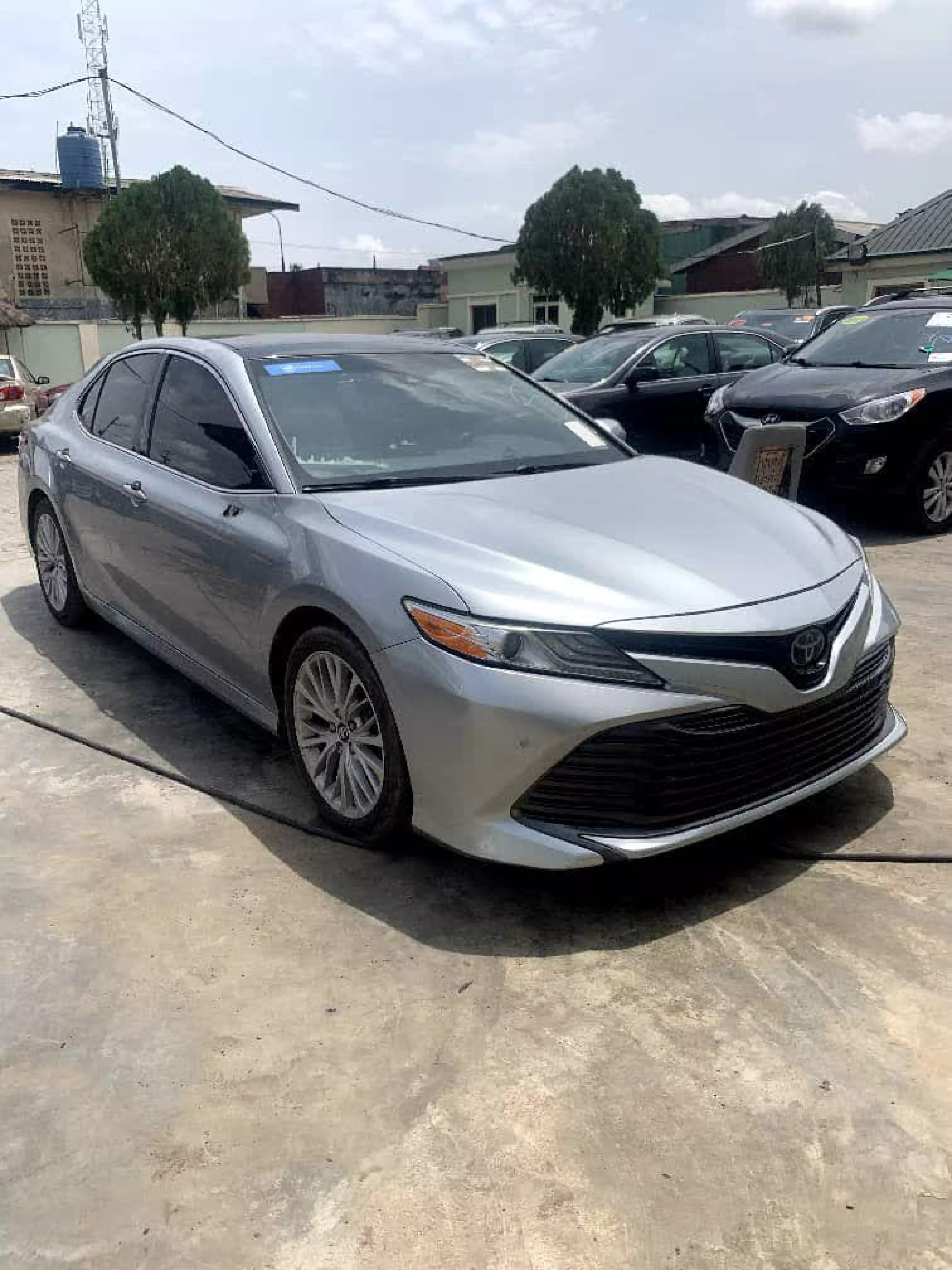 Toyota Camry  - 2018