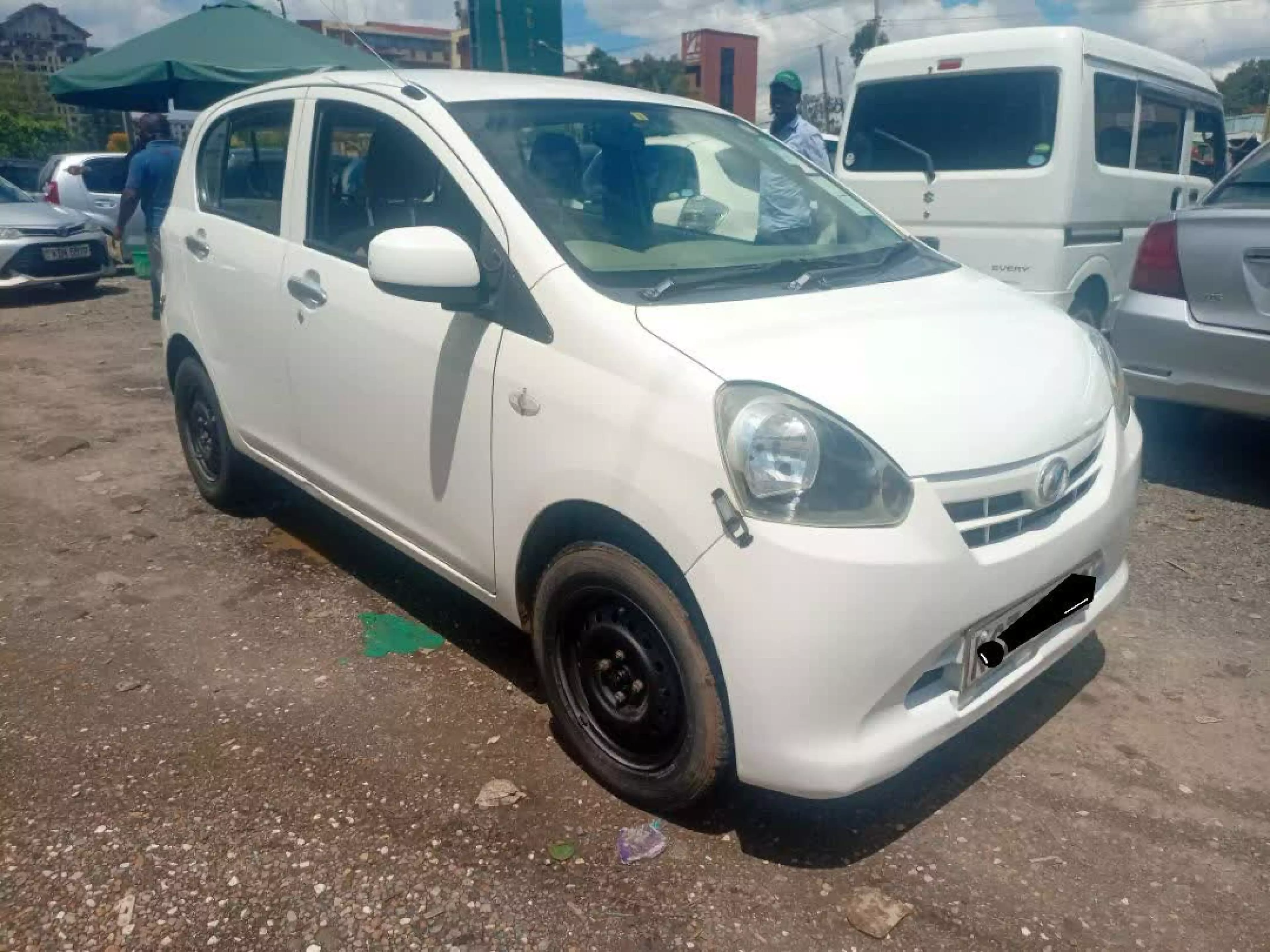 Daihatsu Mira   - 2013