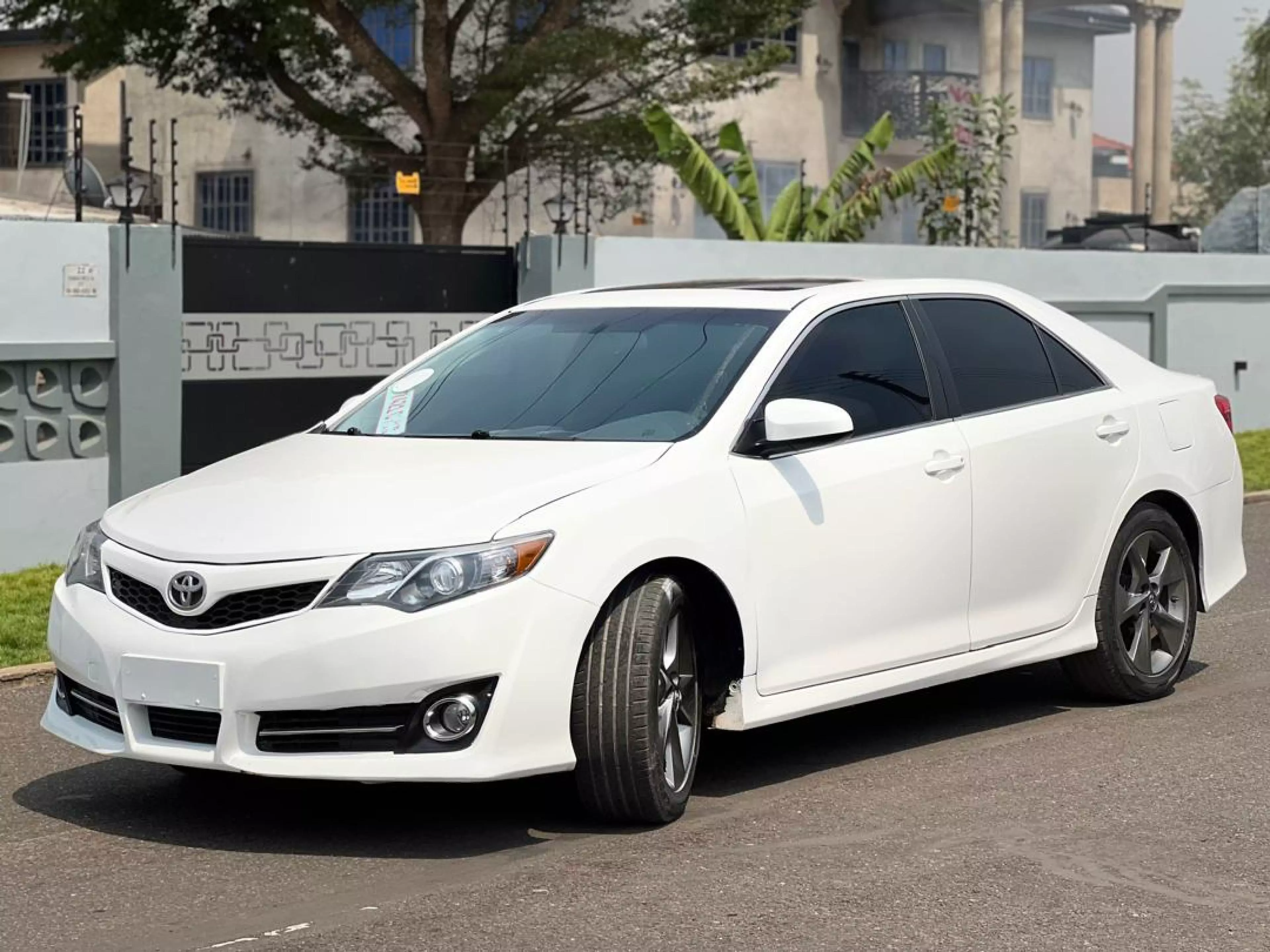 Toyota Camry - 2014