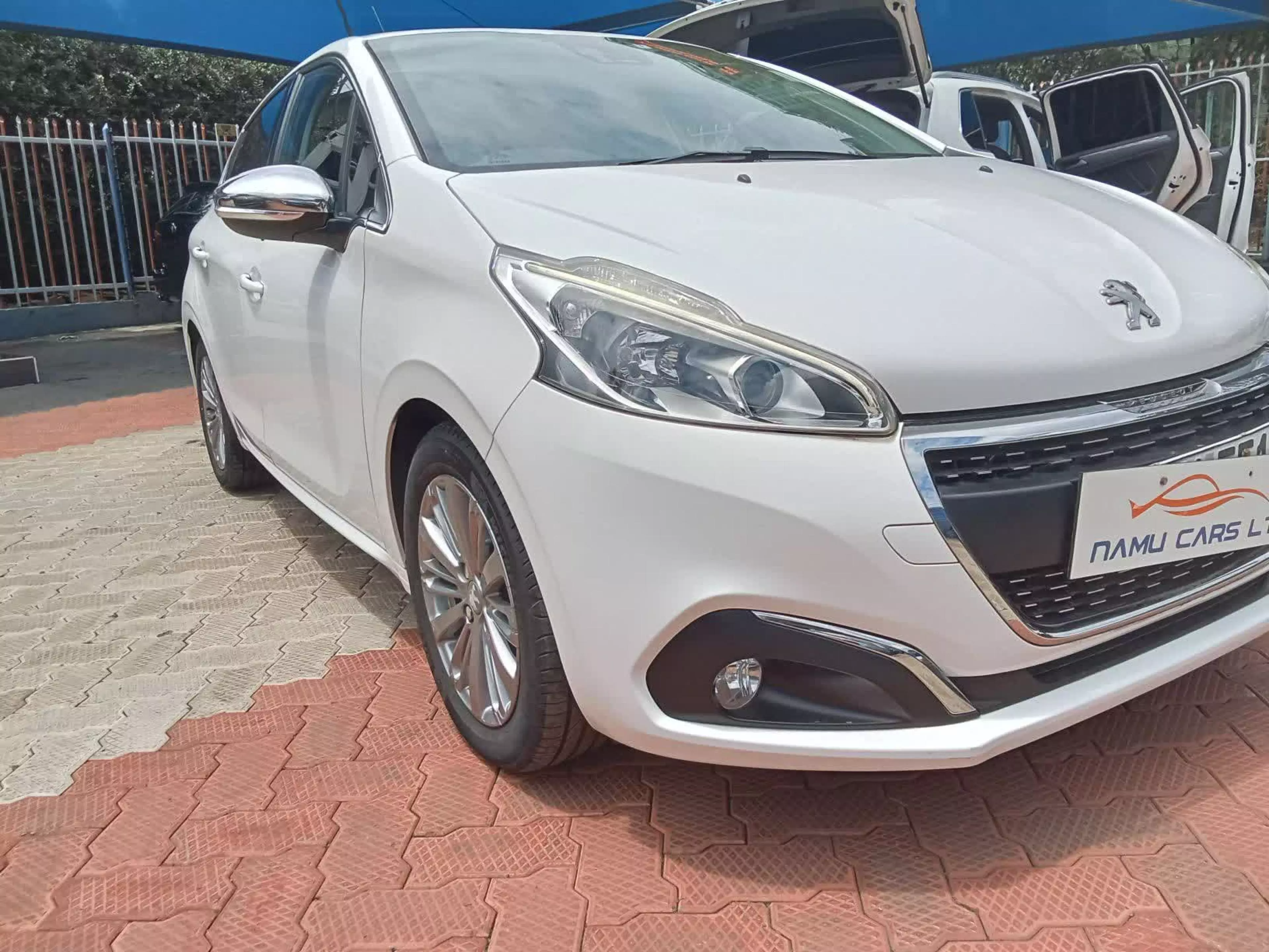 Peugeot 208 - 2016