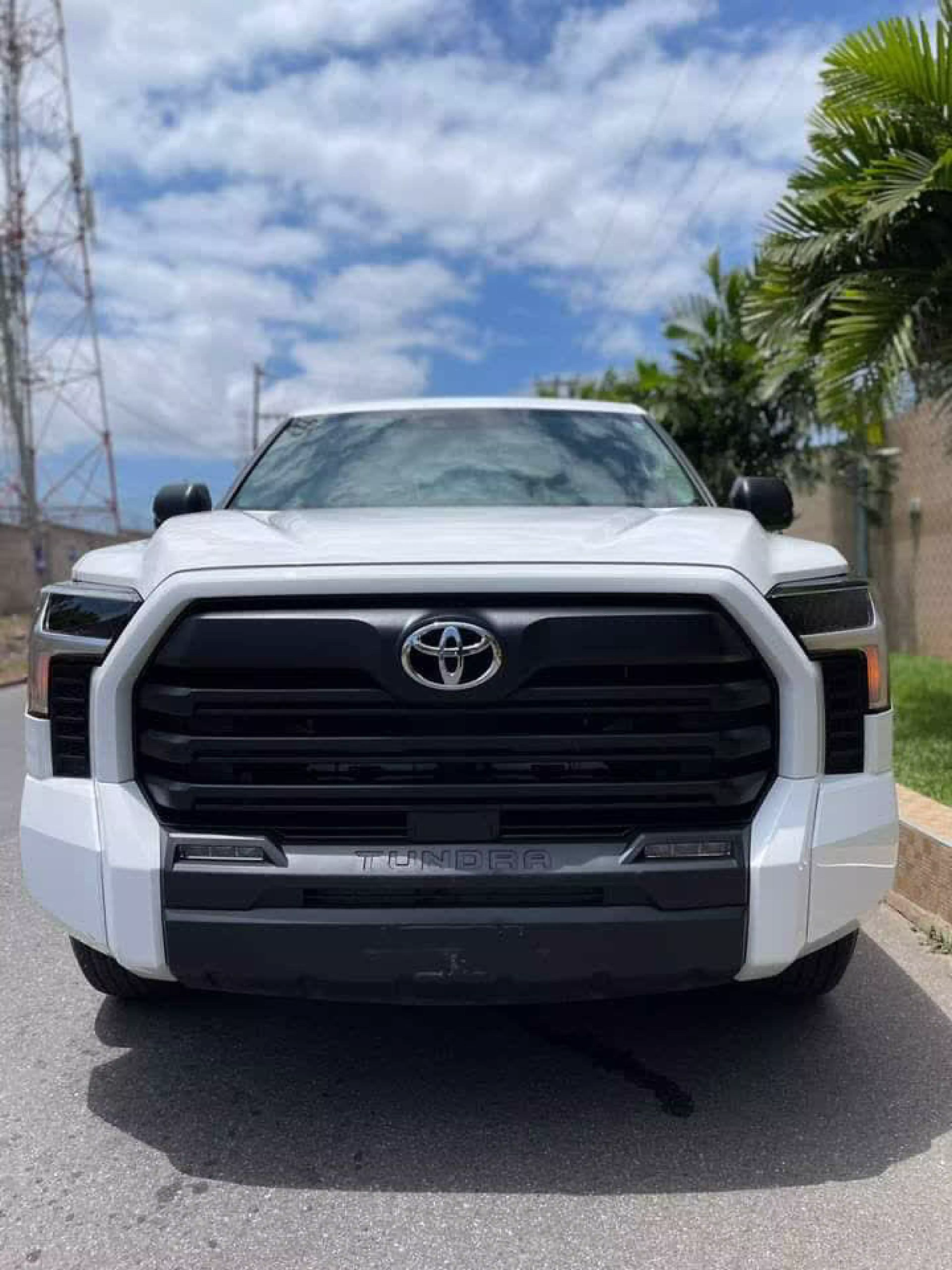 Toyota Tundra  - 2023