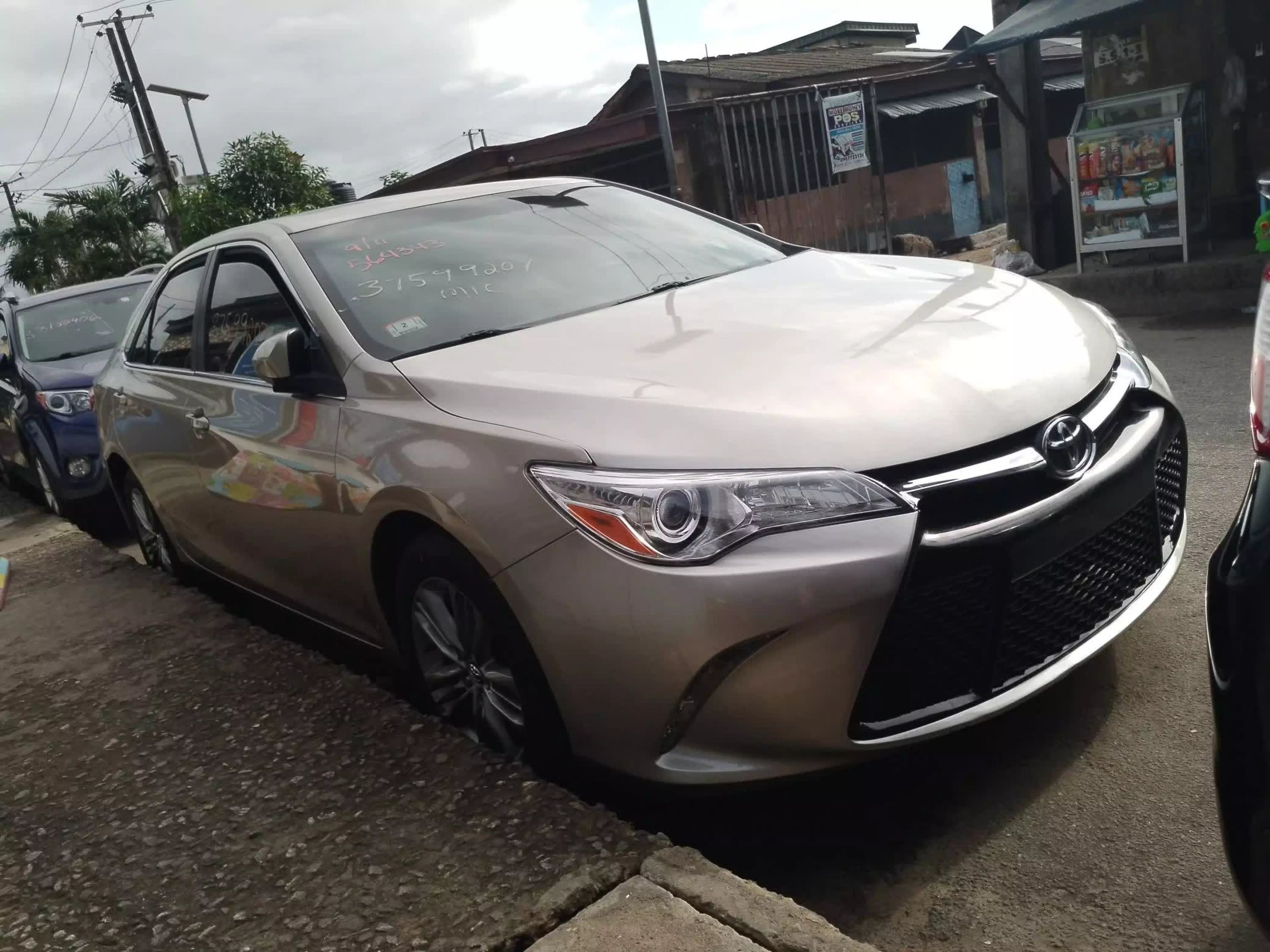 Toyota Camry - 2015