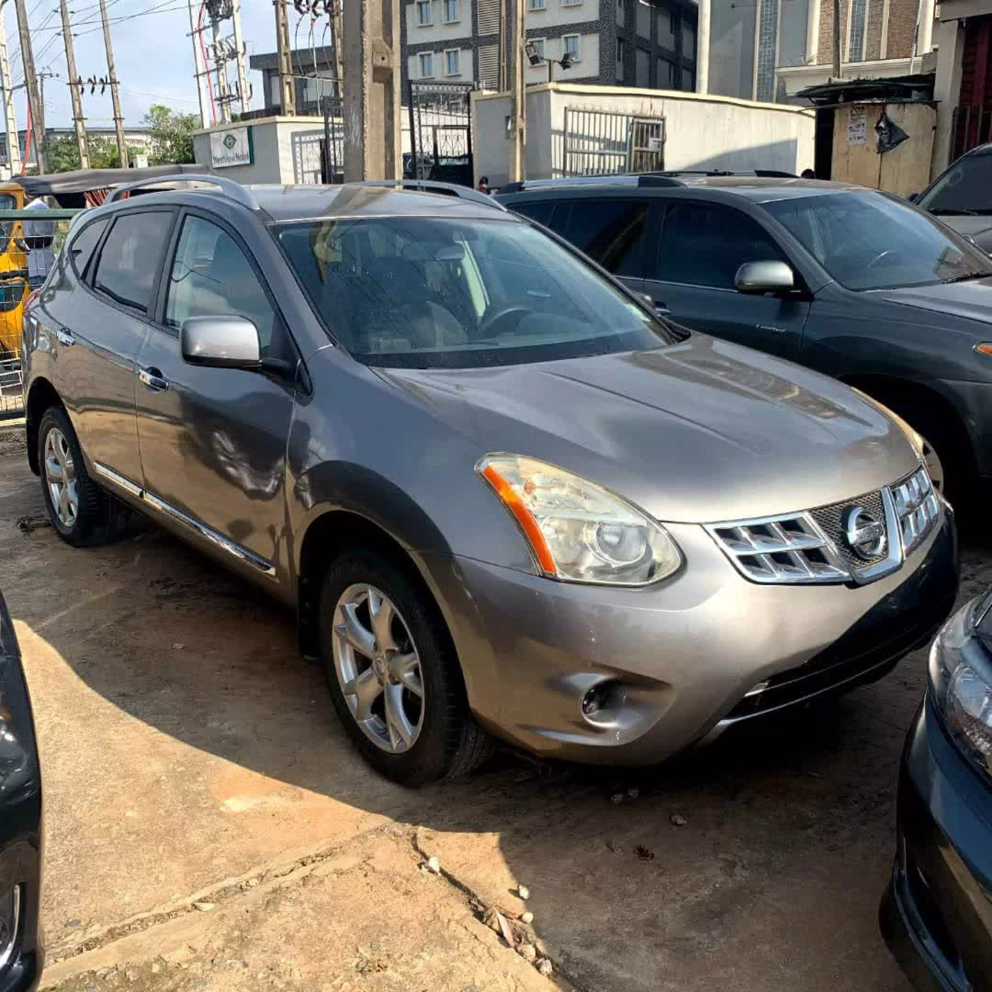 Nissan Rogue - 2011