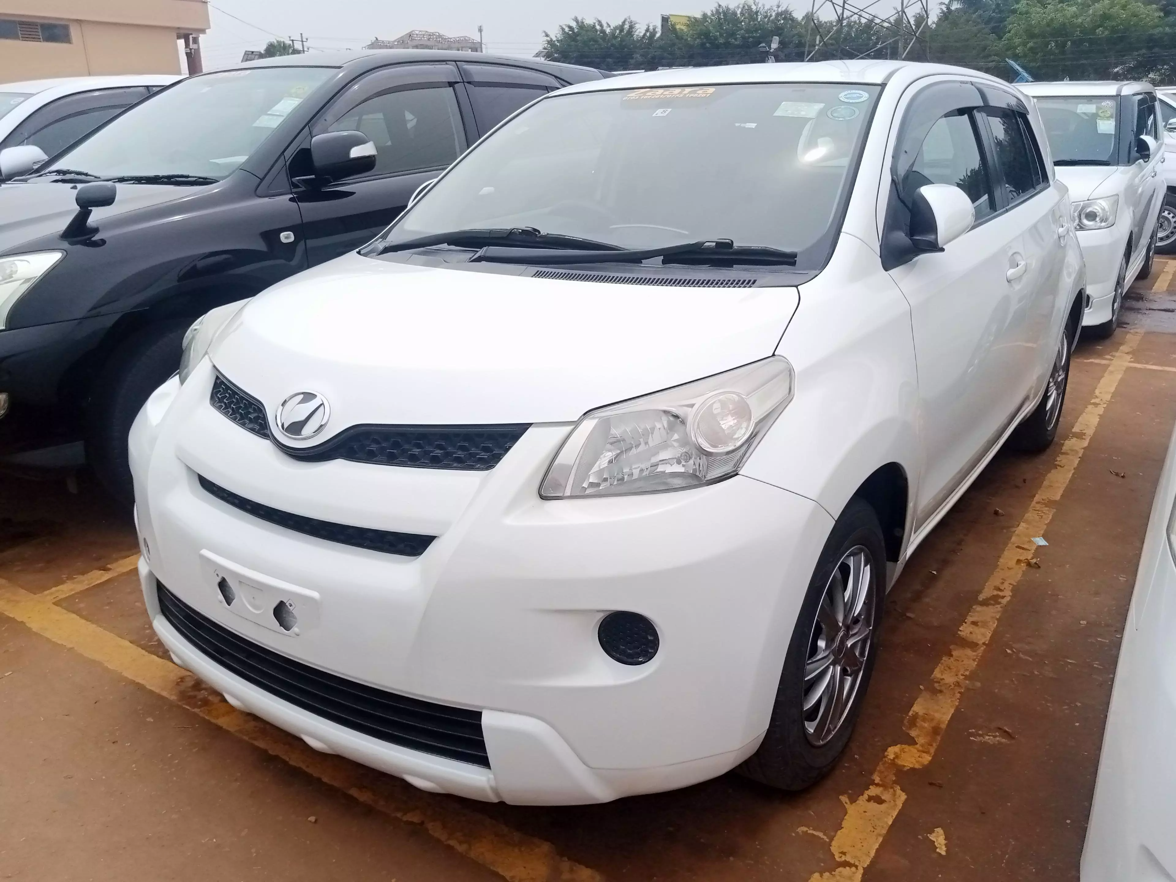 Toyota Ist   - 2011