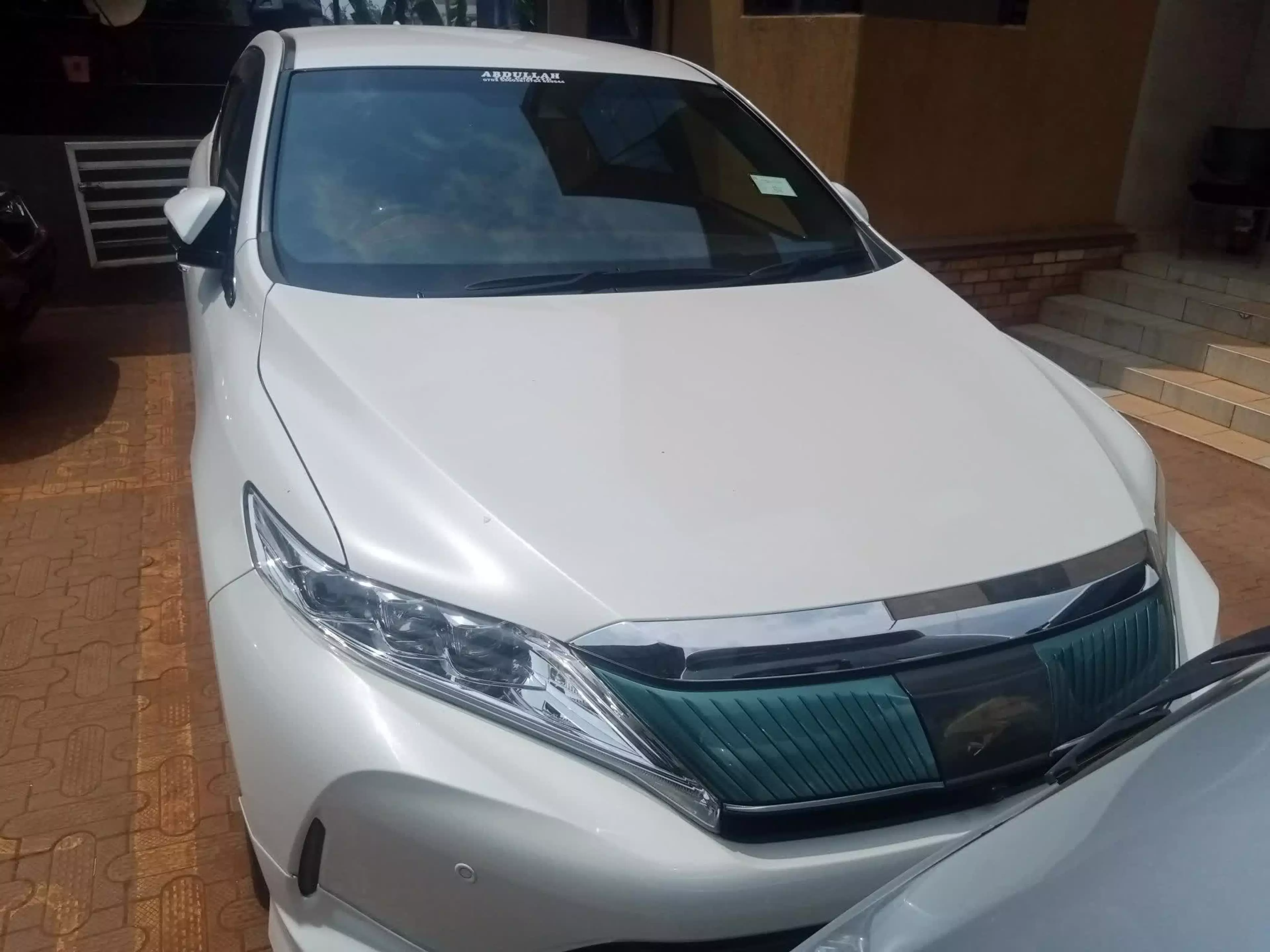 Toyota Harrier  - 2016