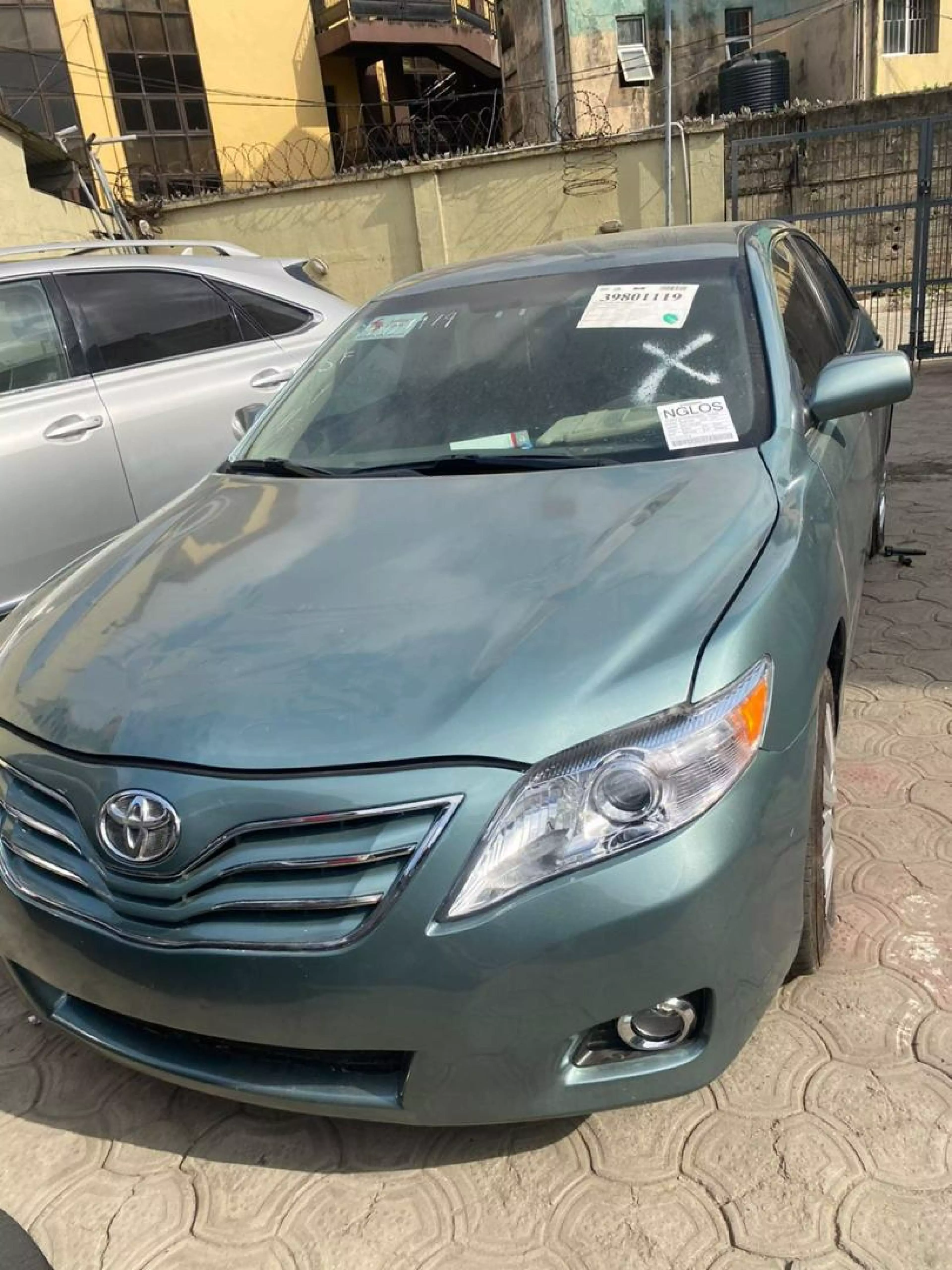 Toyota Camry  - 2010