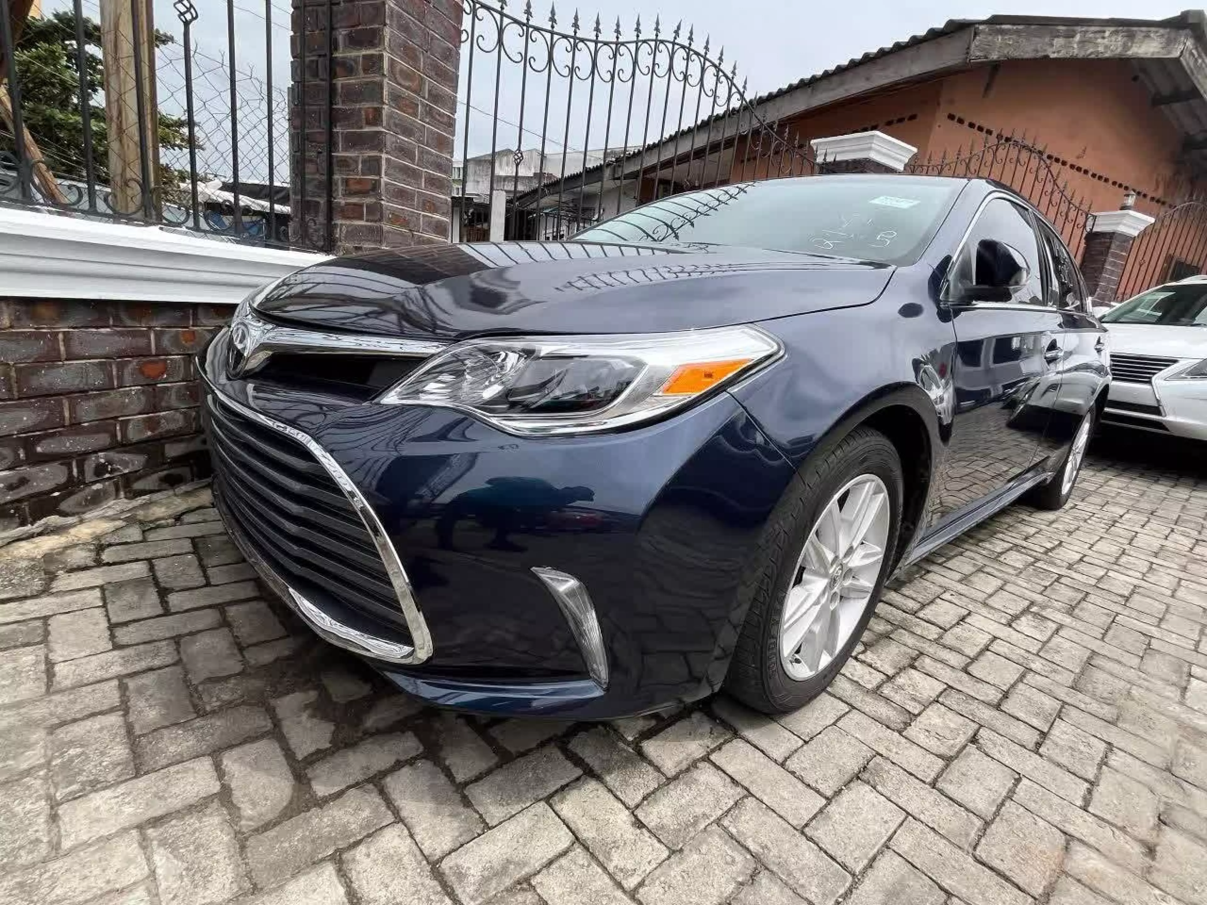 Toyota Avalon - 2014