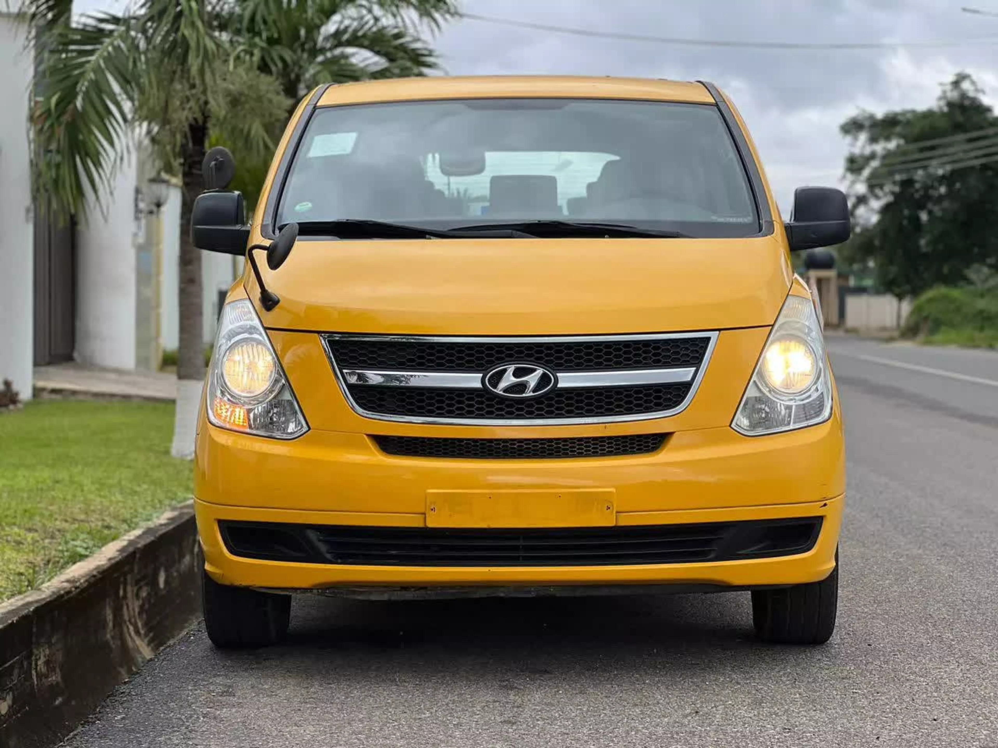 Hyundai H-1 Starex - 2011