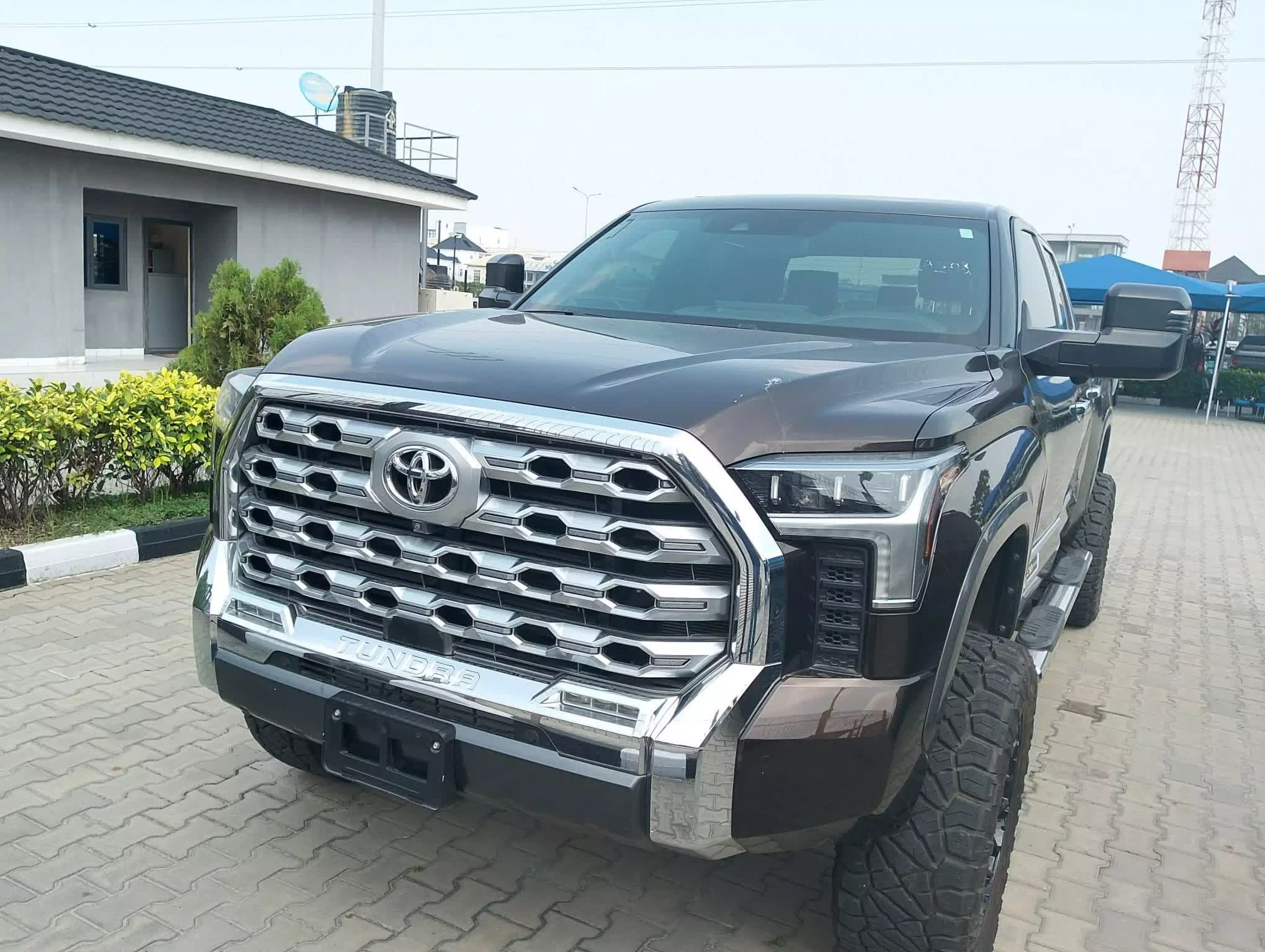 Toyota Tundra - 2022