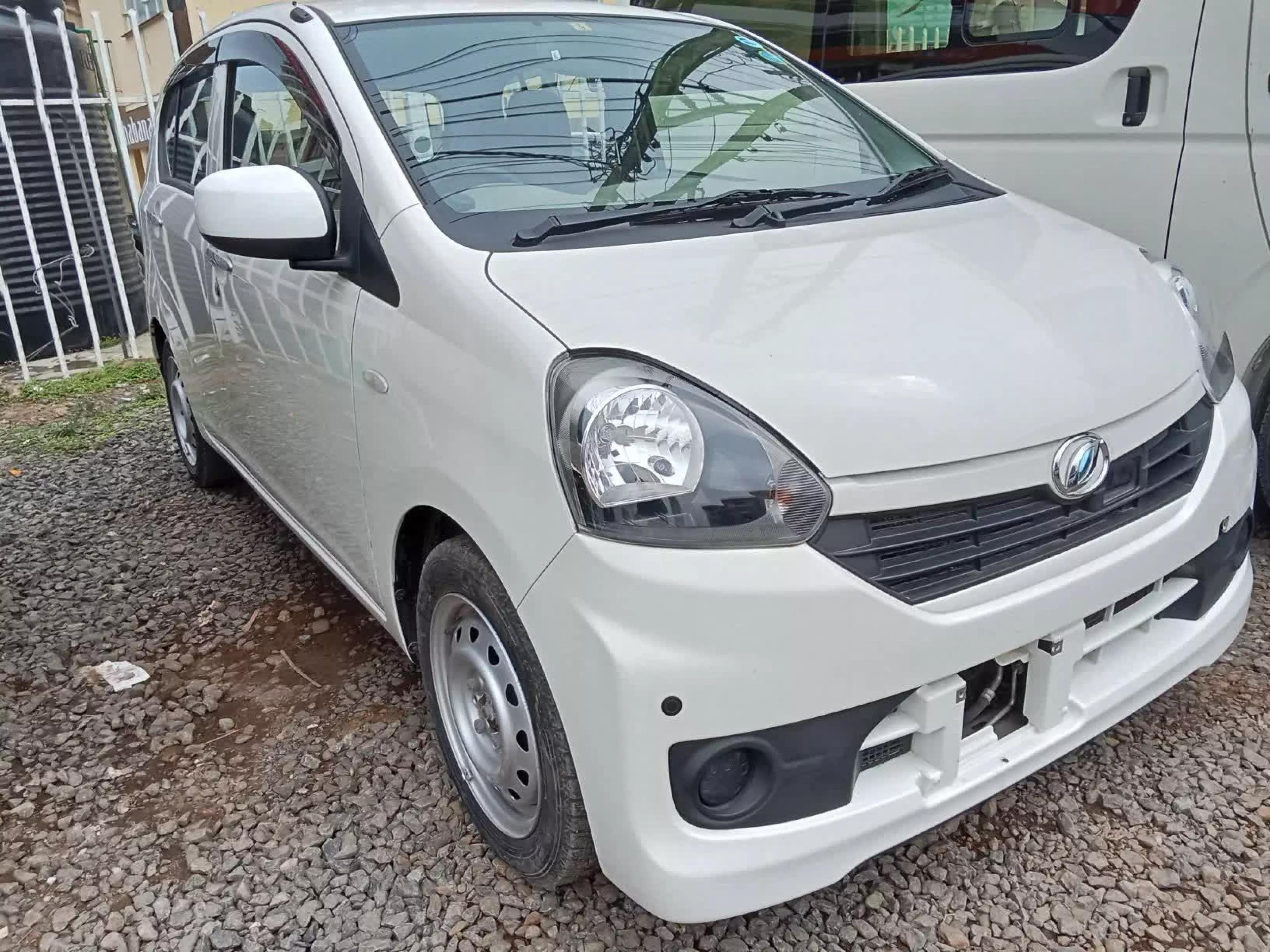 Daihatsu Mira   - 2017