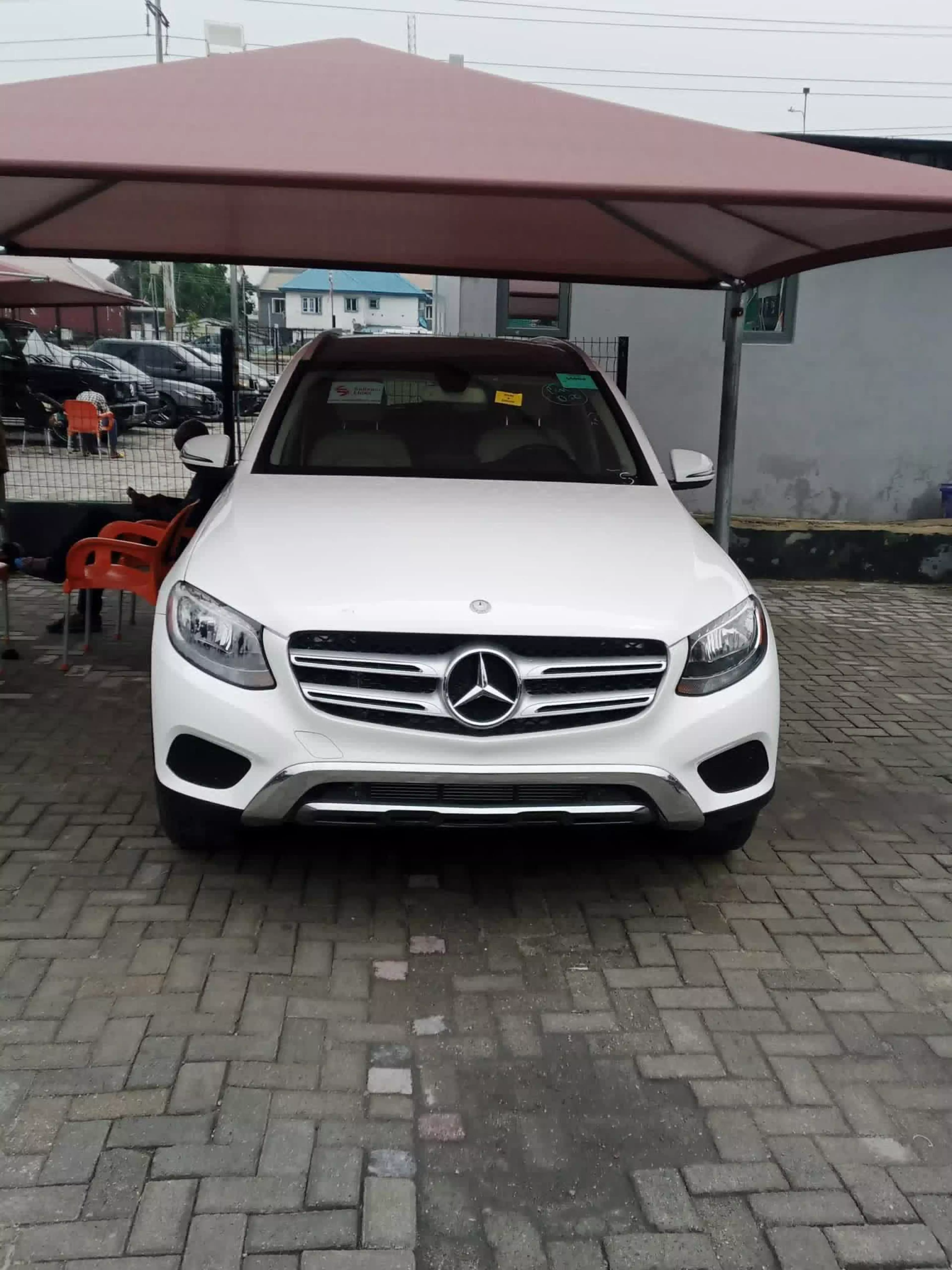 Mercedes-Benz GLC 300 - 2016