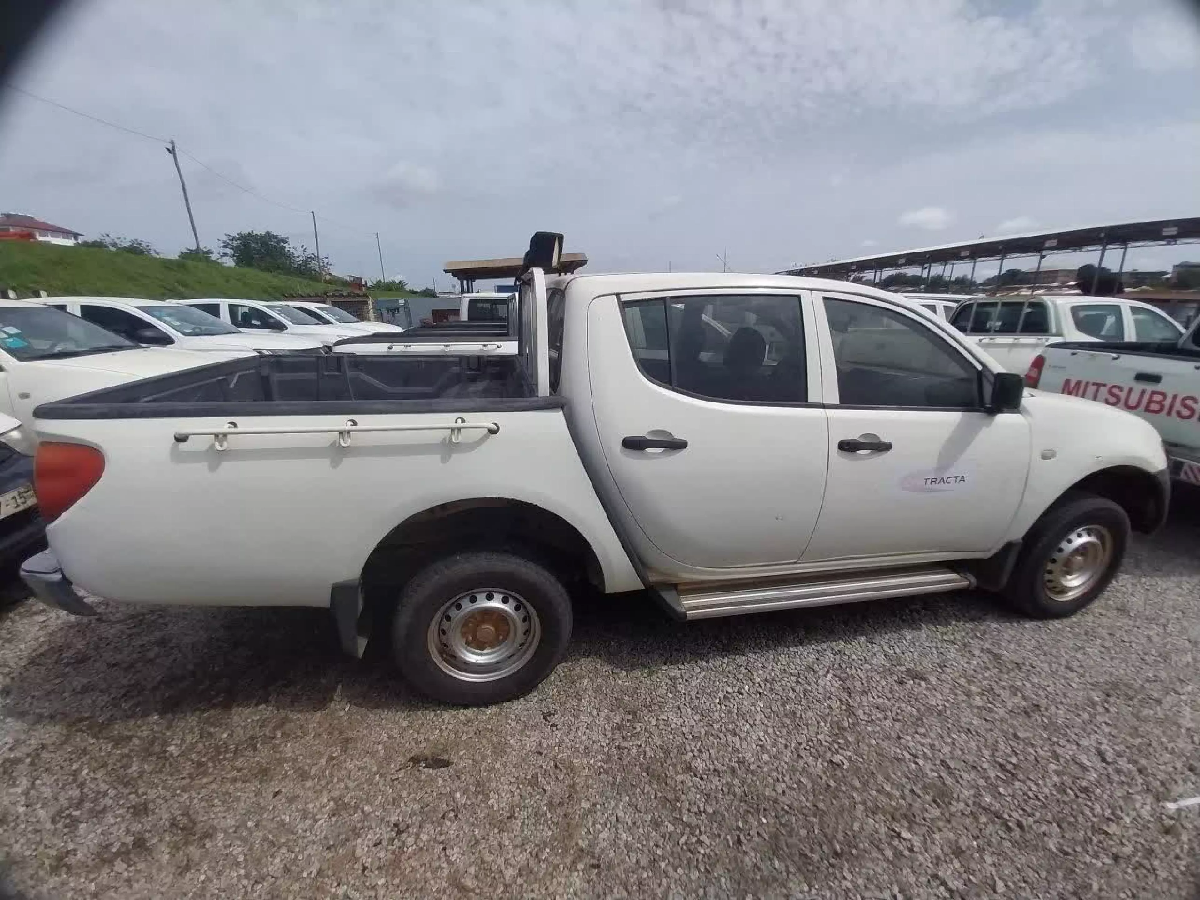 Mitsubishi L200 D/C GL Did - 2015