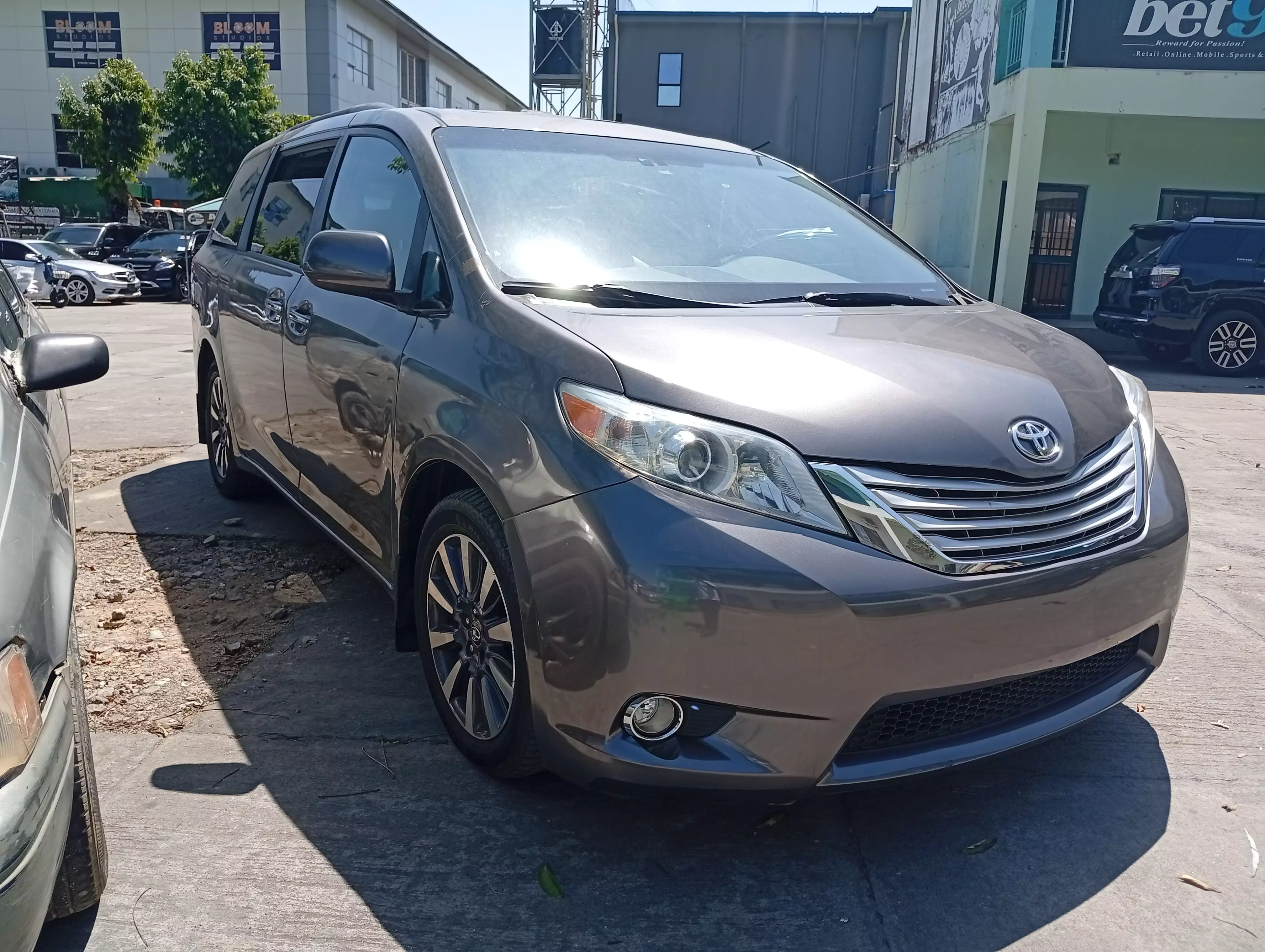 Toyota Sienna  - 2013