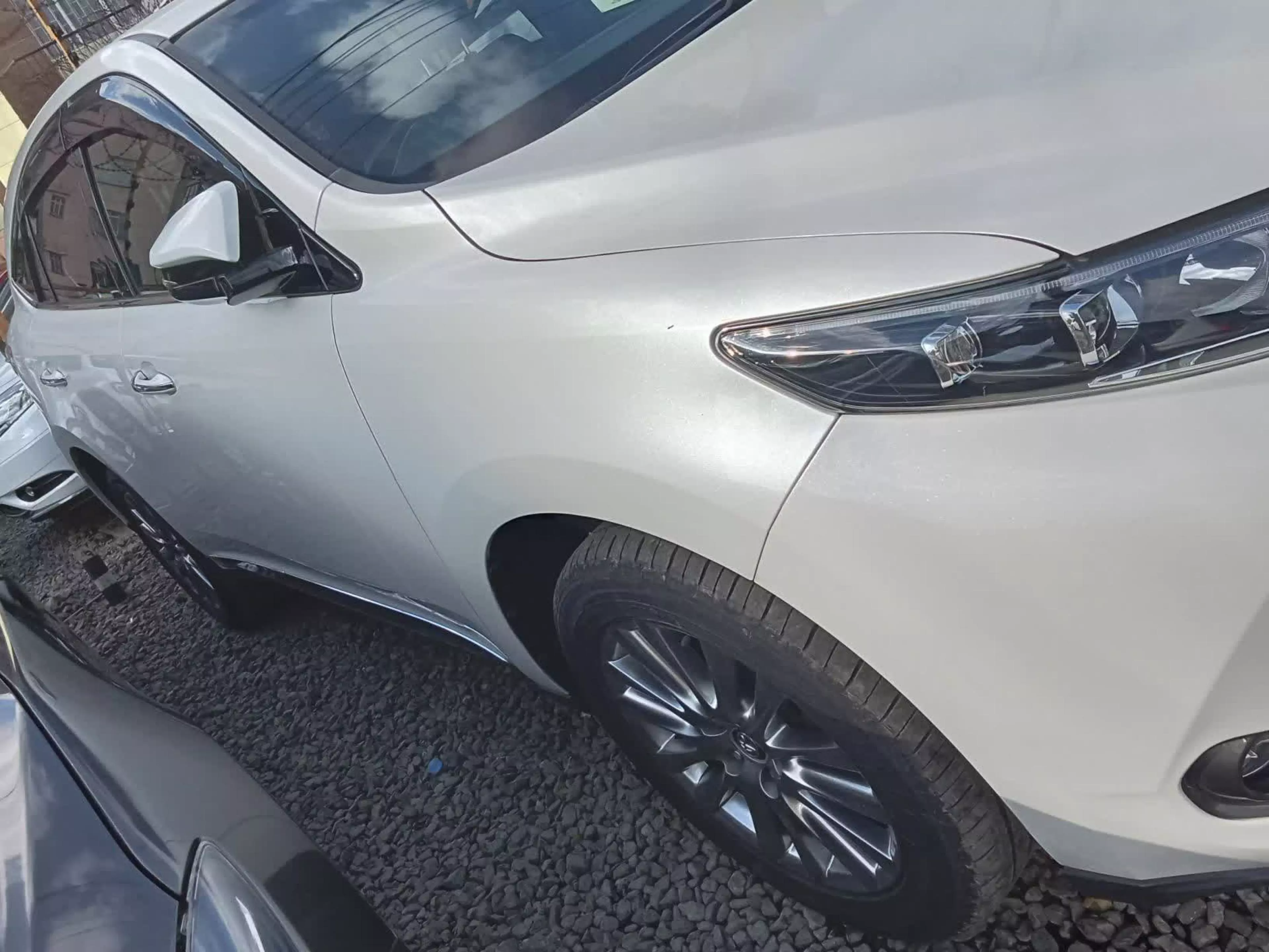 Toyota Harrier hybrid  - 2017