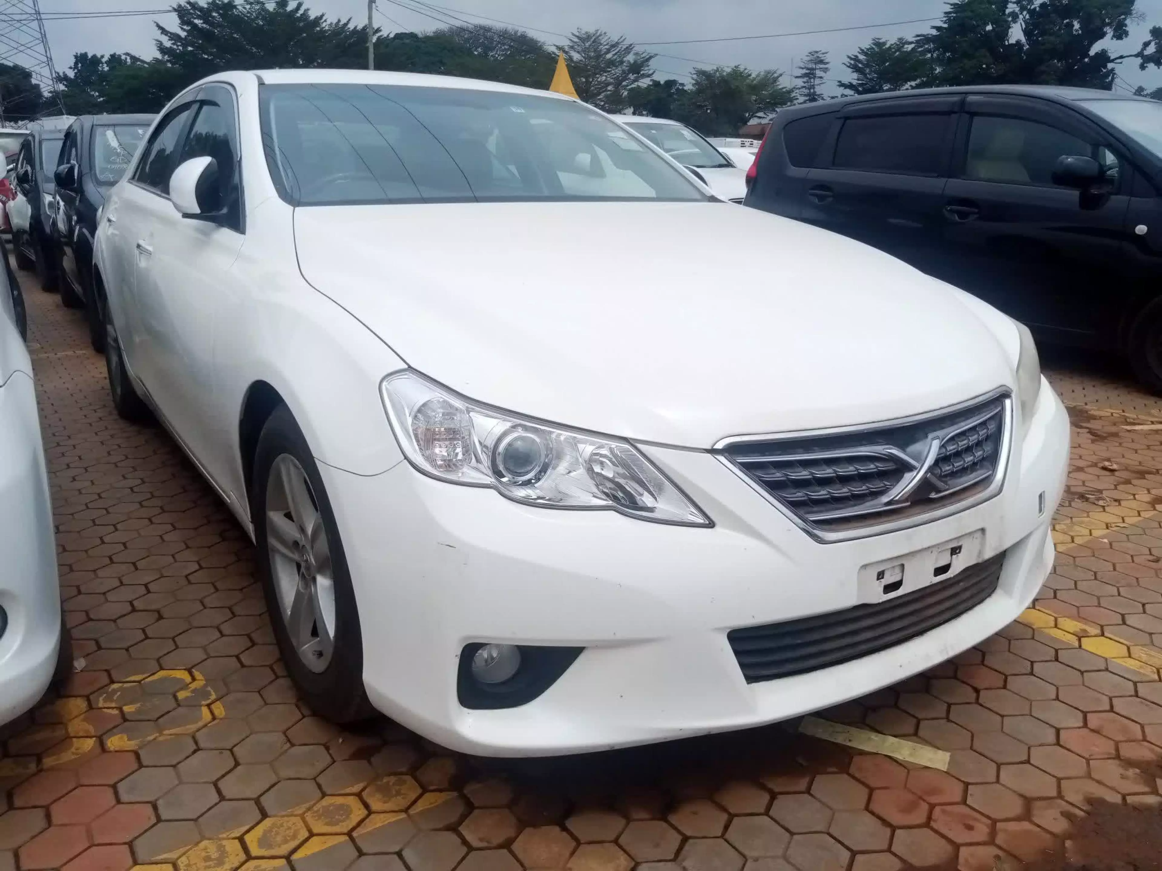 Toyota Mark X  - 2014