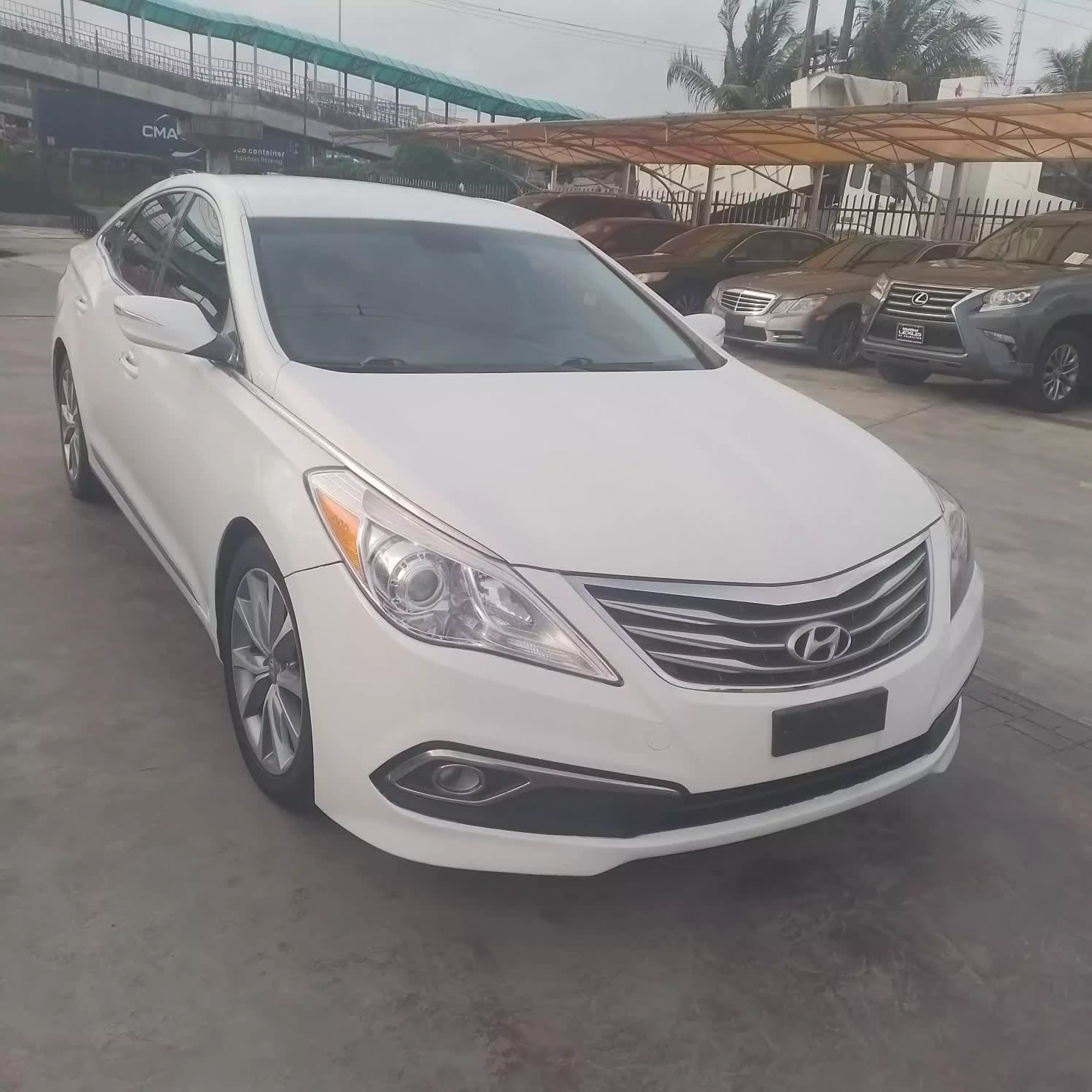 Hyundai Azera  - 2015