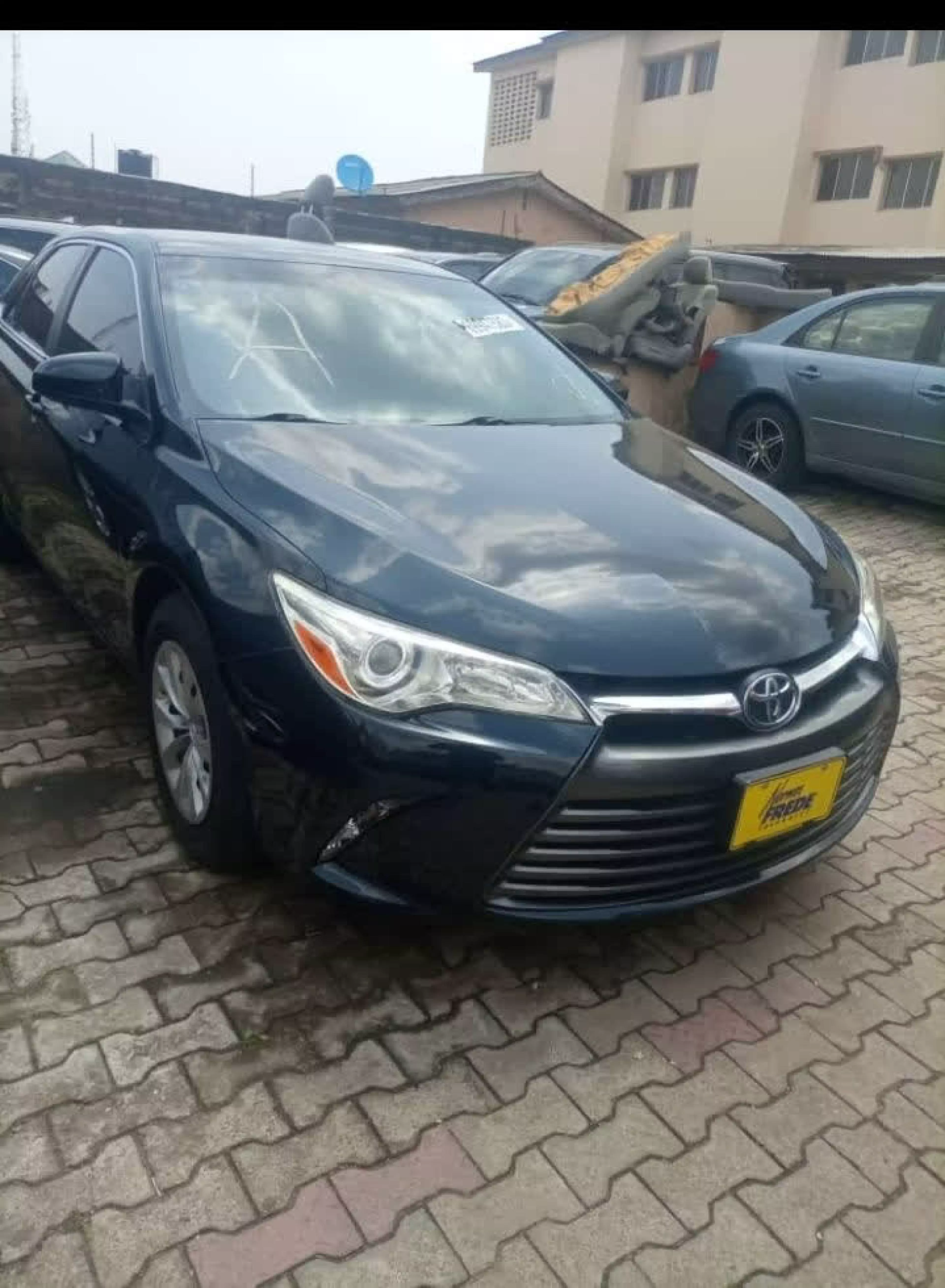 Toyota Camry - 2015