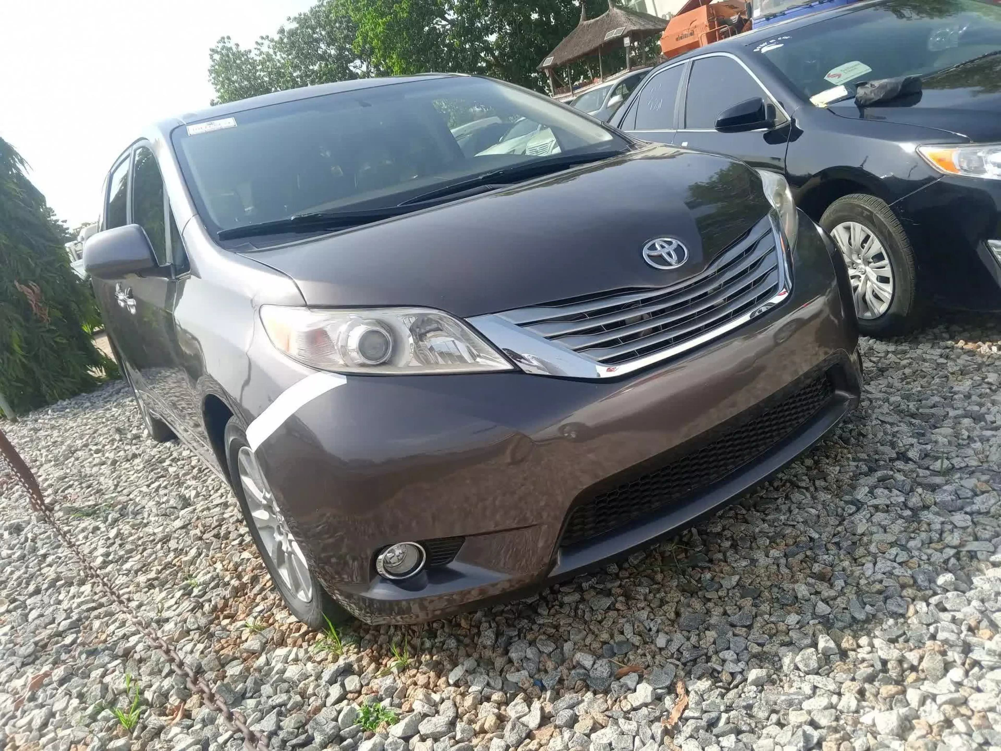 Toyota Sienna  - 2011