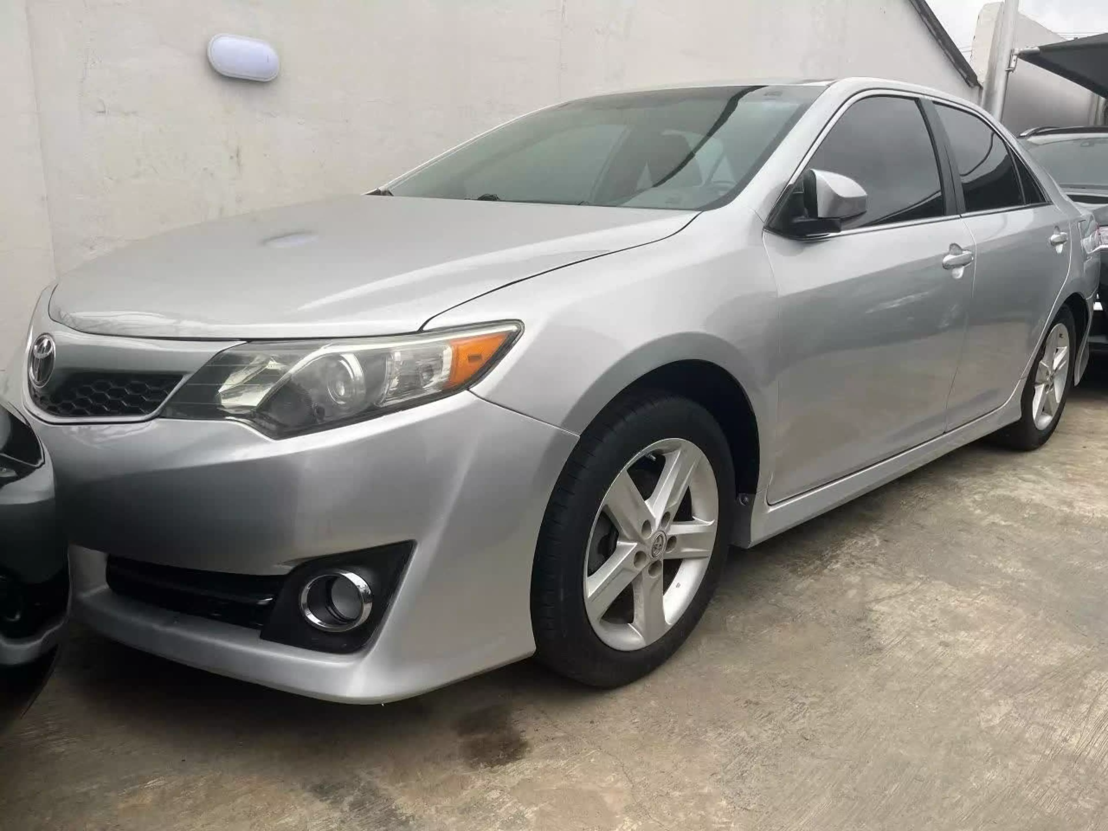 Toyota Camry  - 2012