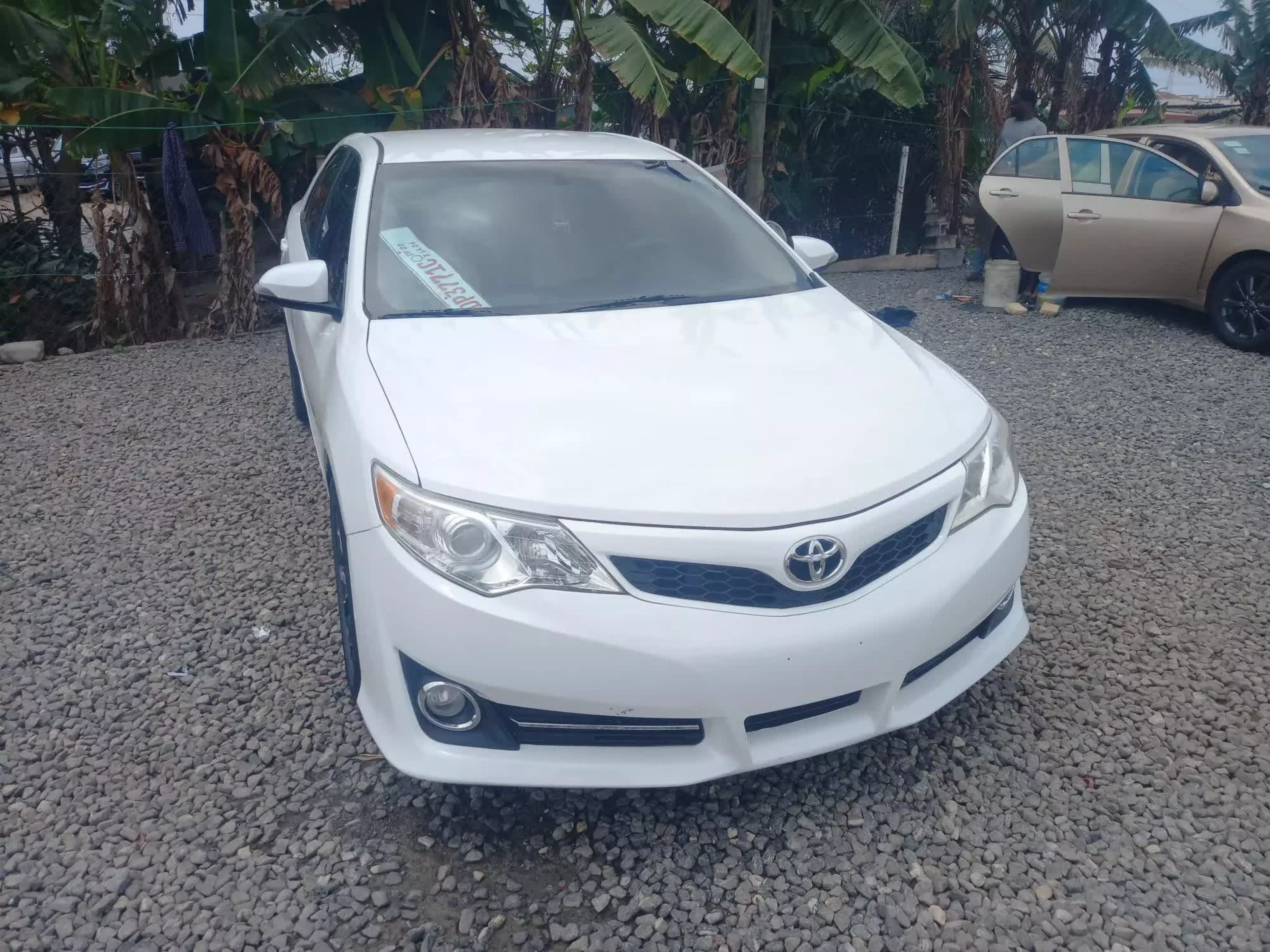 Toyota Camry  - 2014