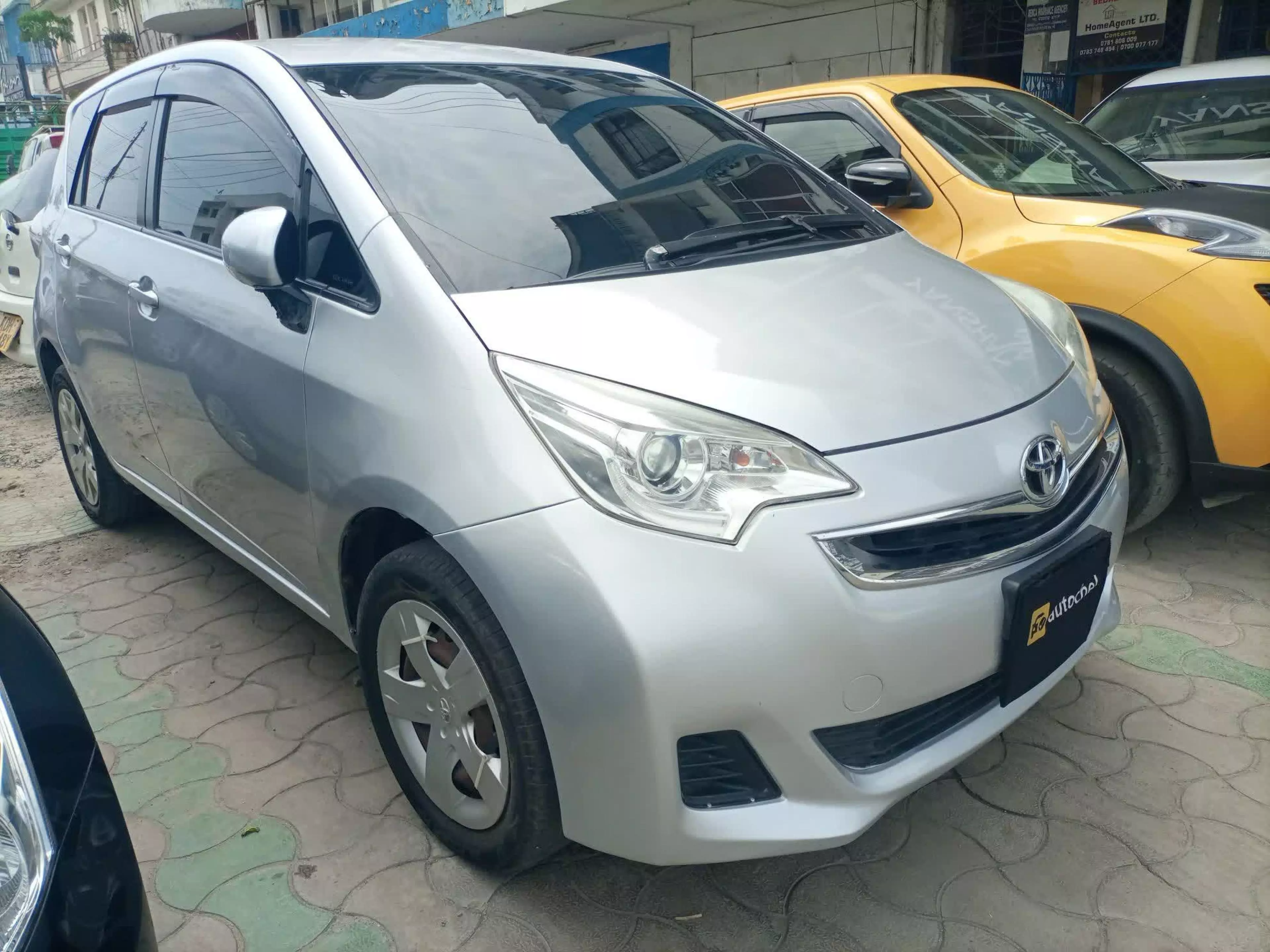 Toyota Ractis - 2014