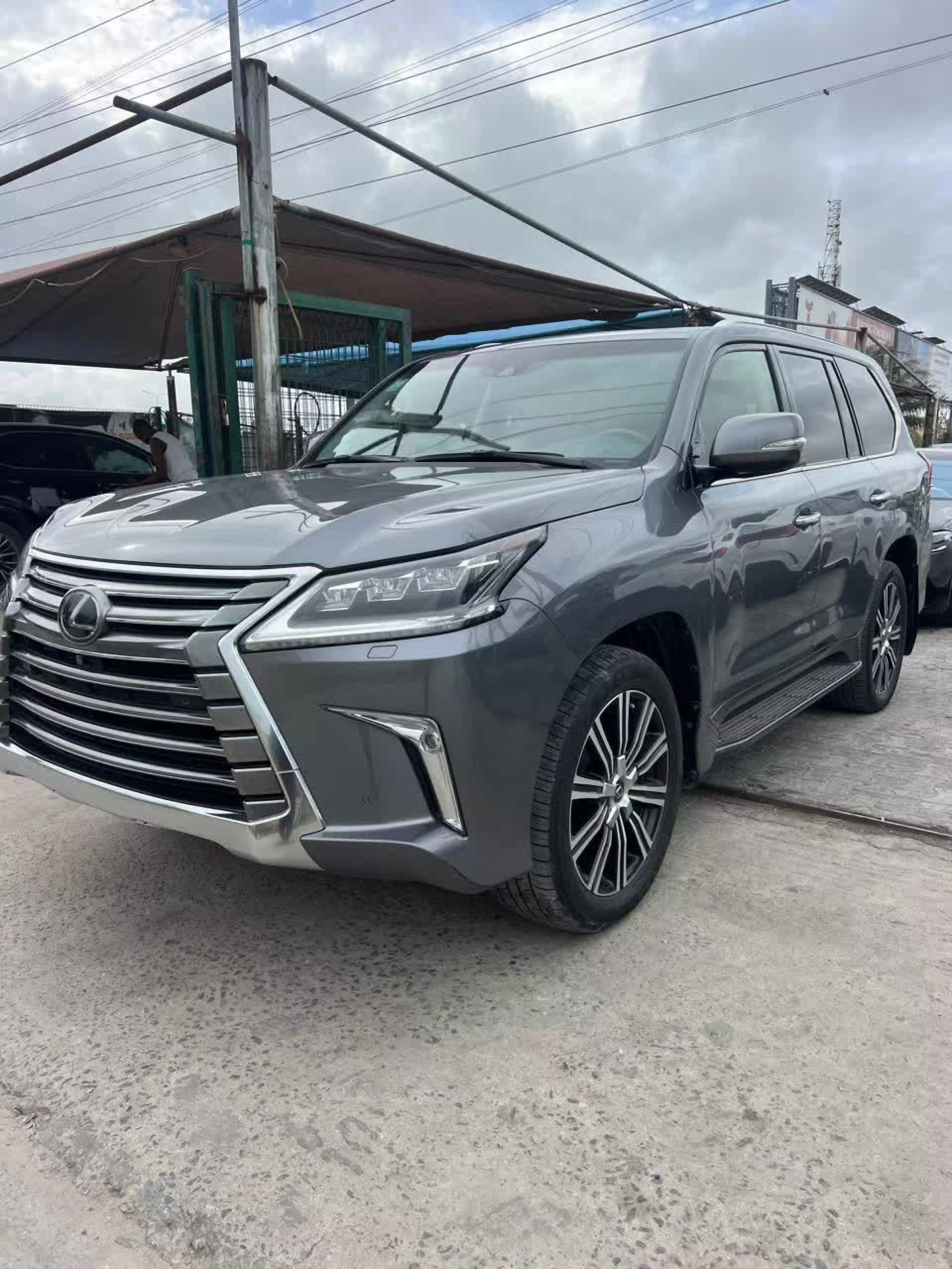 Lexus LX 570 - 2019