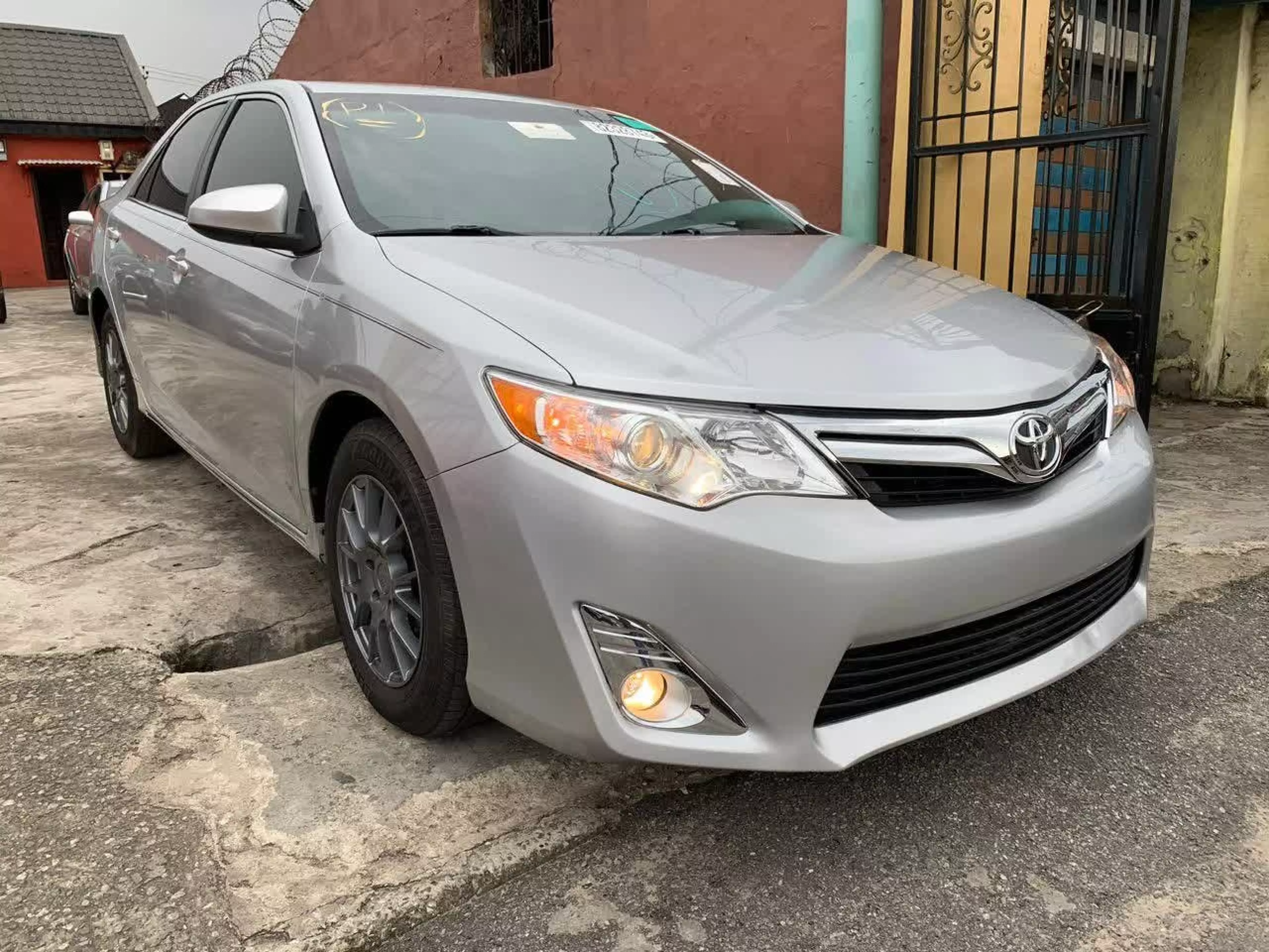 Toyota Camry - 2012