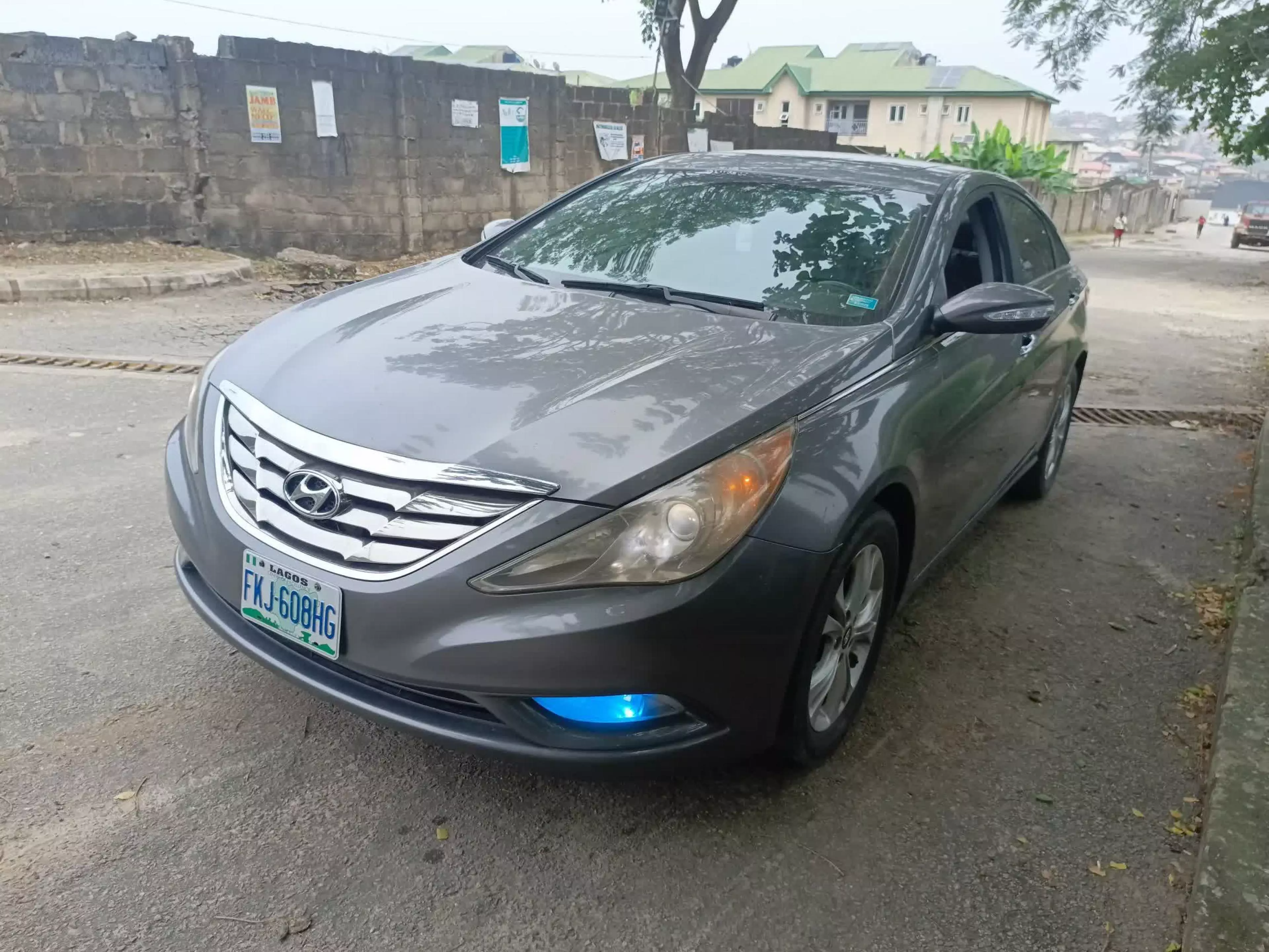 Hyundai Sonata  - 2011