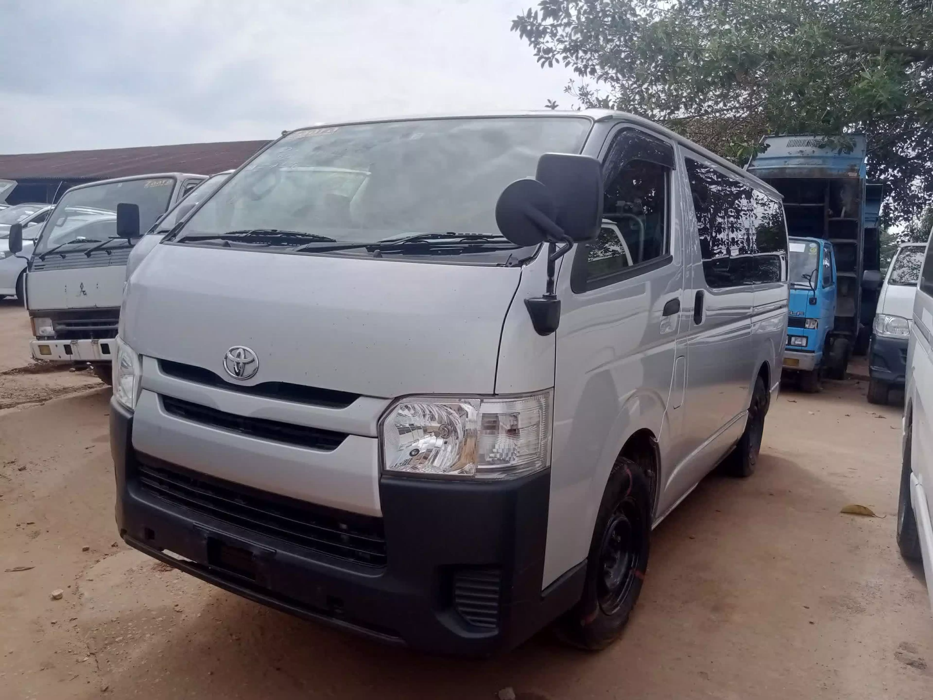 Toyota Hiace - 2013