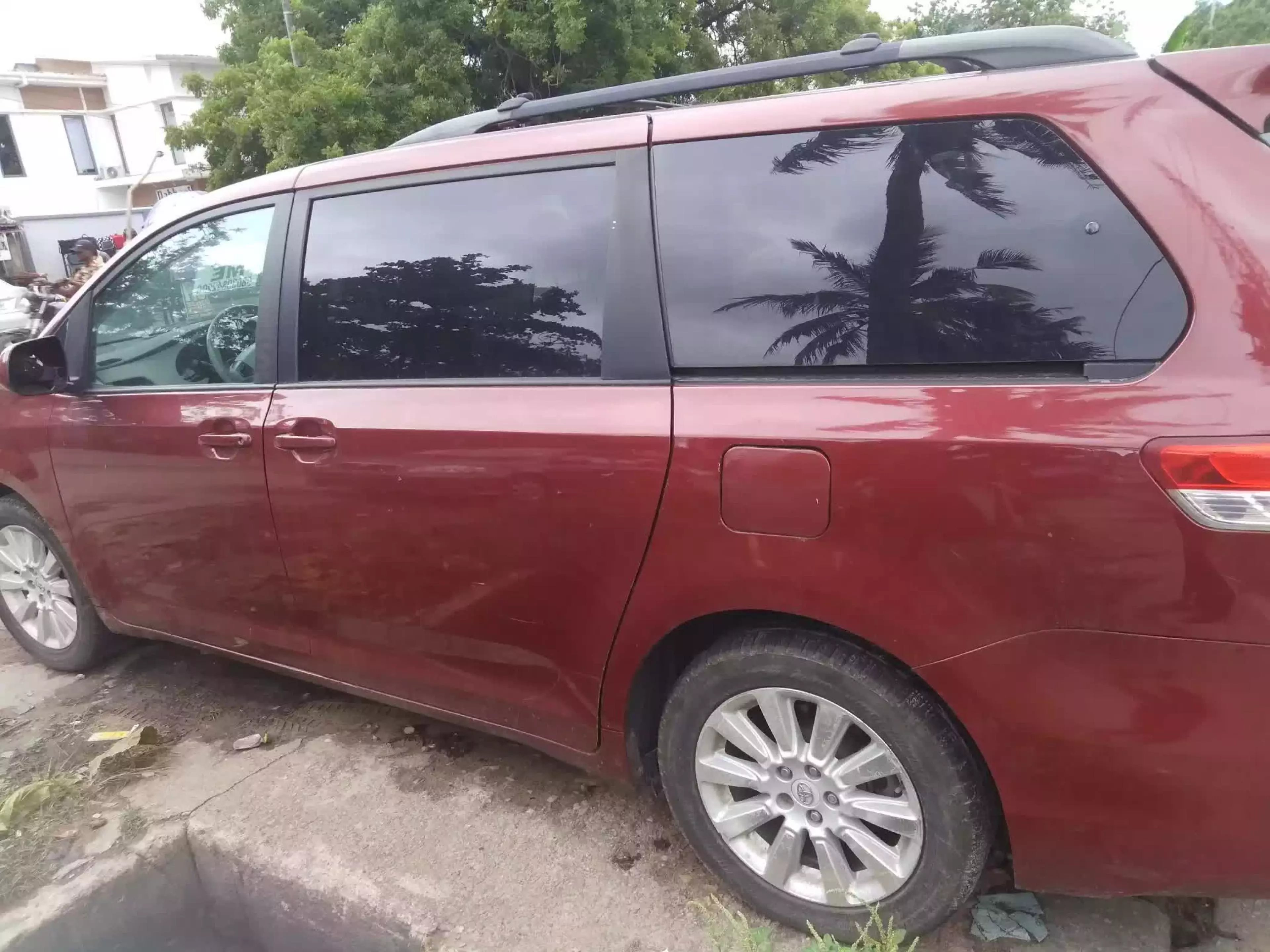 Toyota Sienna - 2012