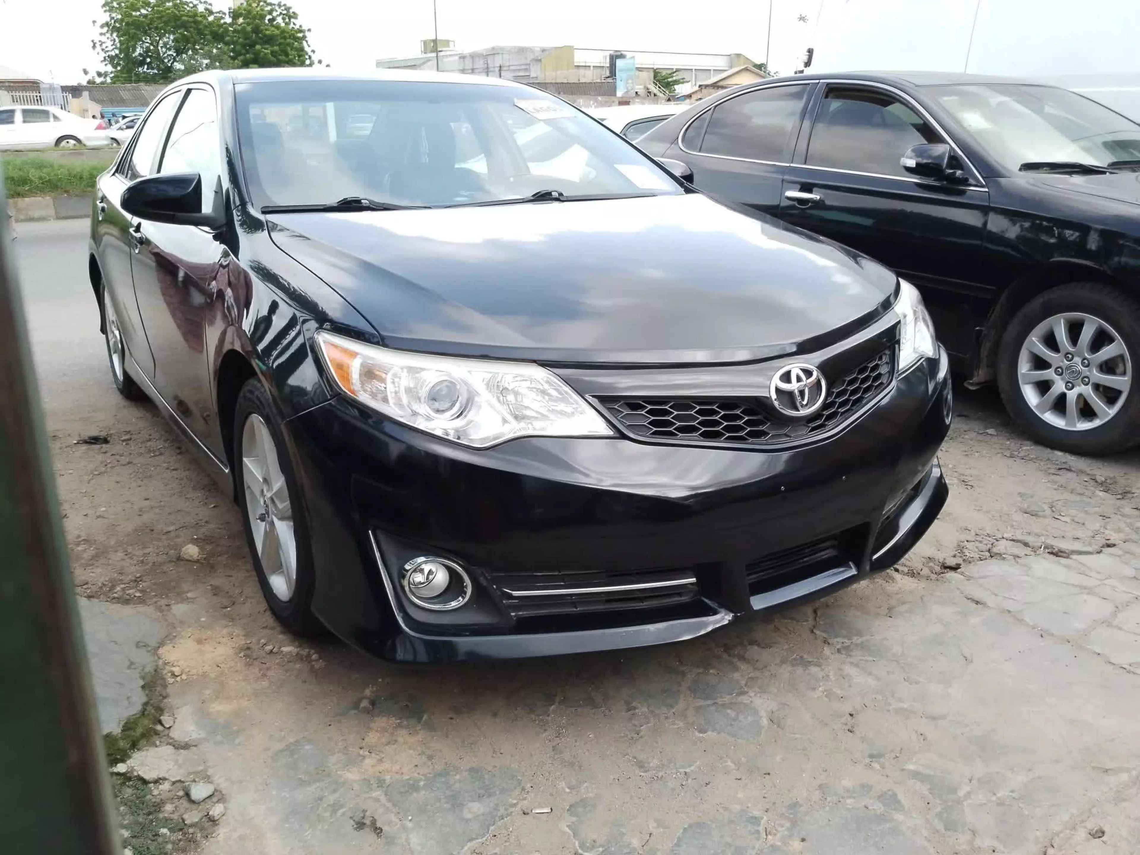 Toyota Camry  - 2012