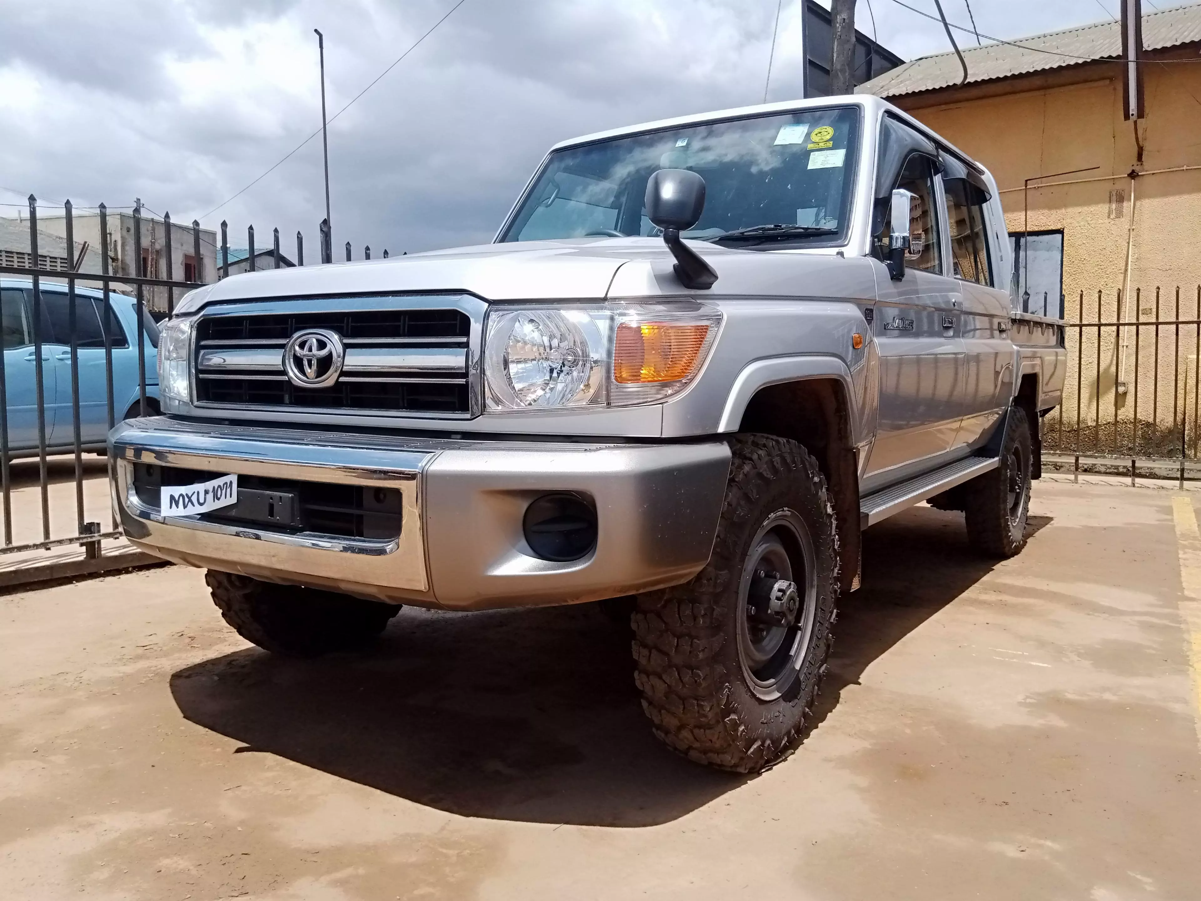 Toyota Land Cruiser - 2015