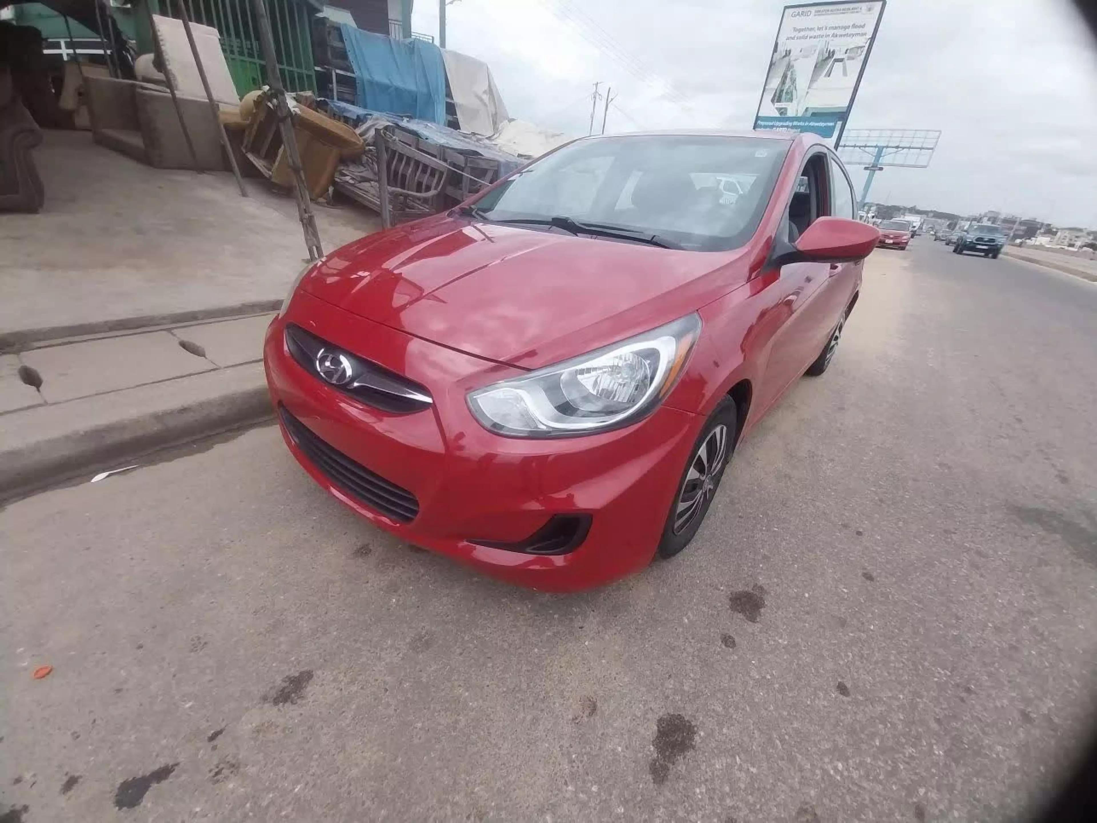 Hyundai Accent - 2013