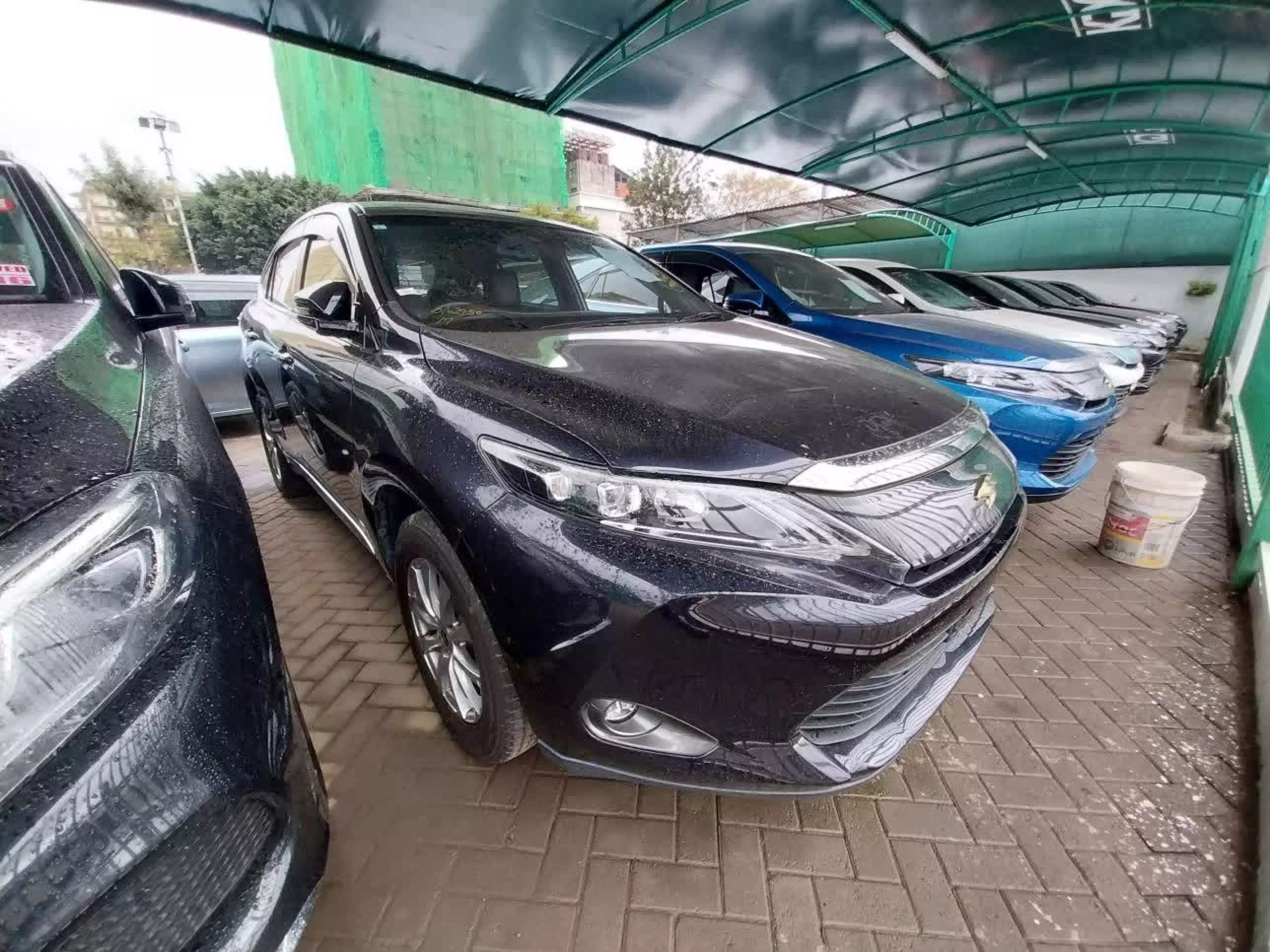 Toyota Harrier  - 2017