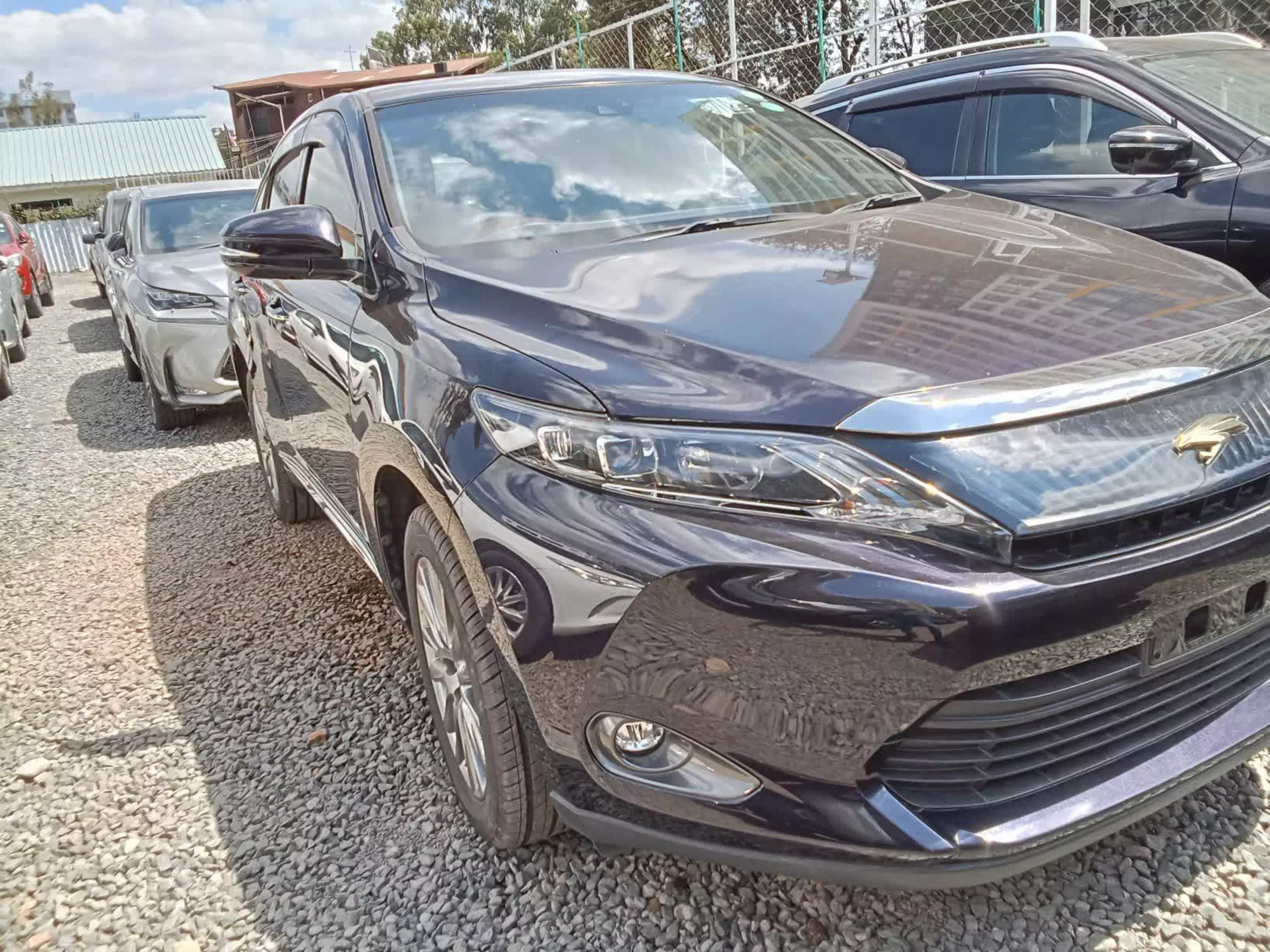 Toyota Harrier  - 2016