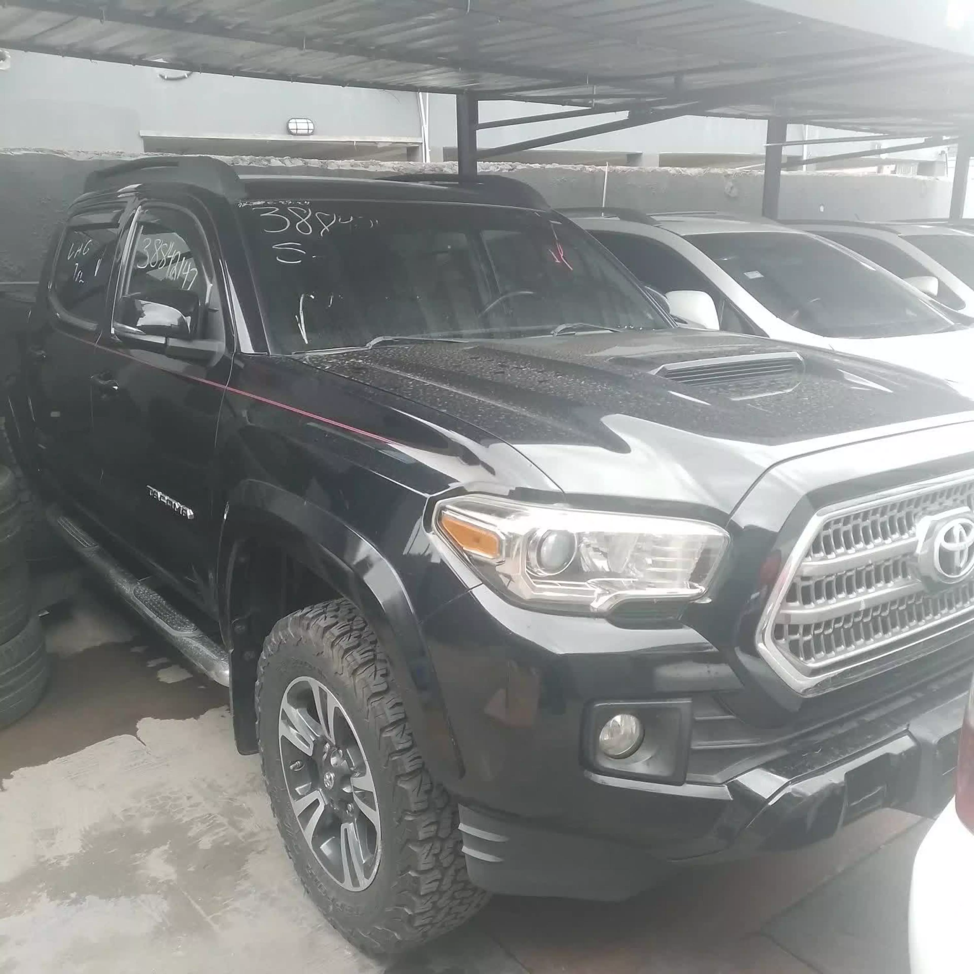 Toyota Tacoma  - 2016