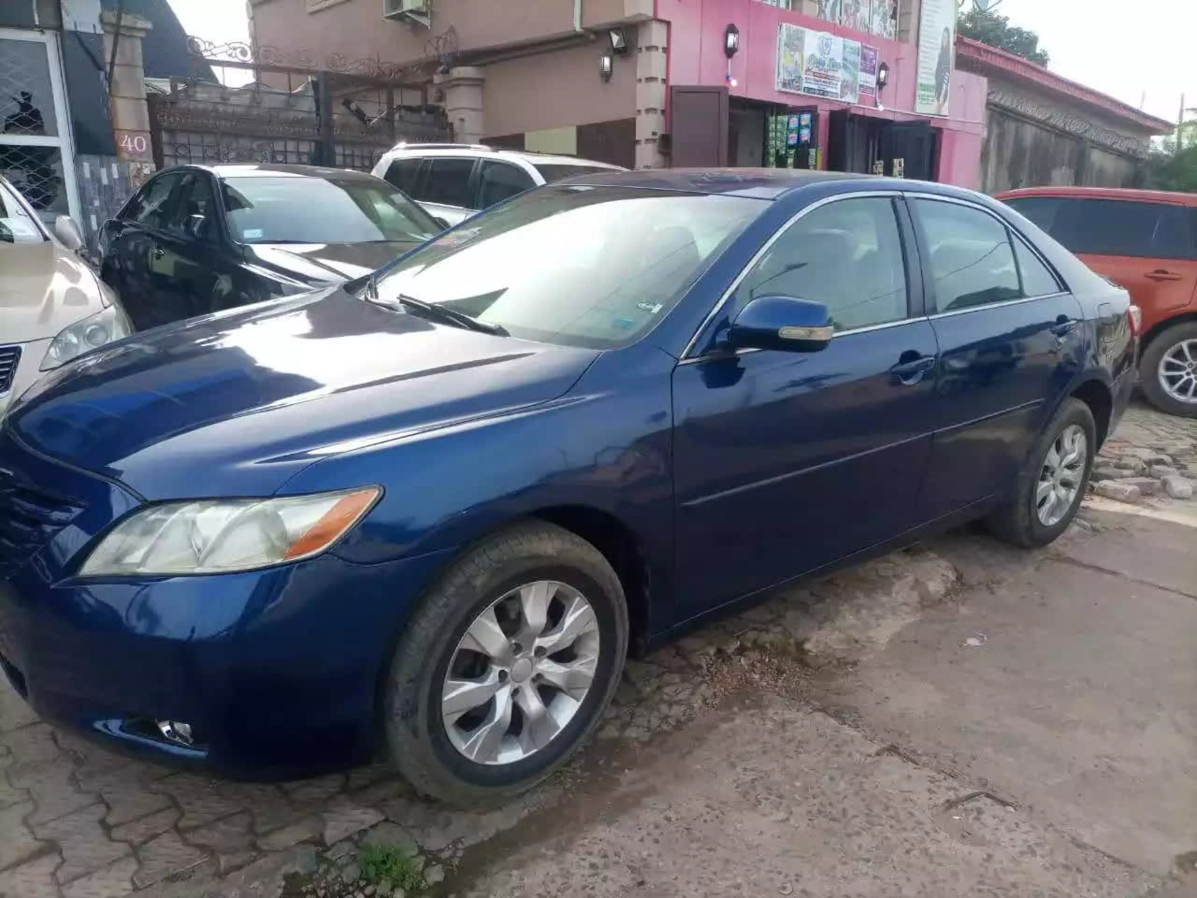 Toyota Camry  - 2010