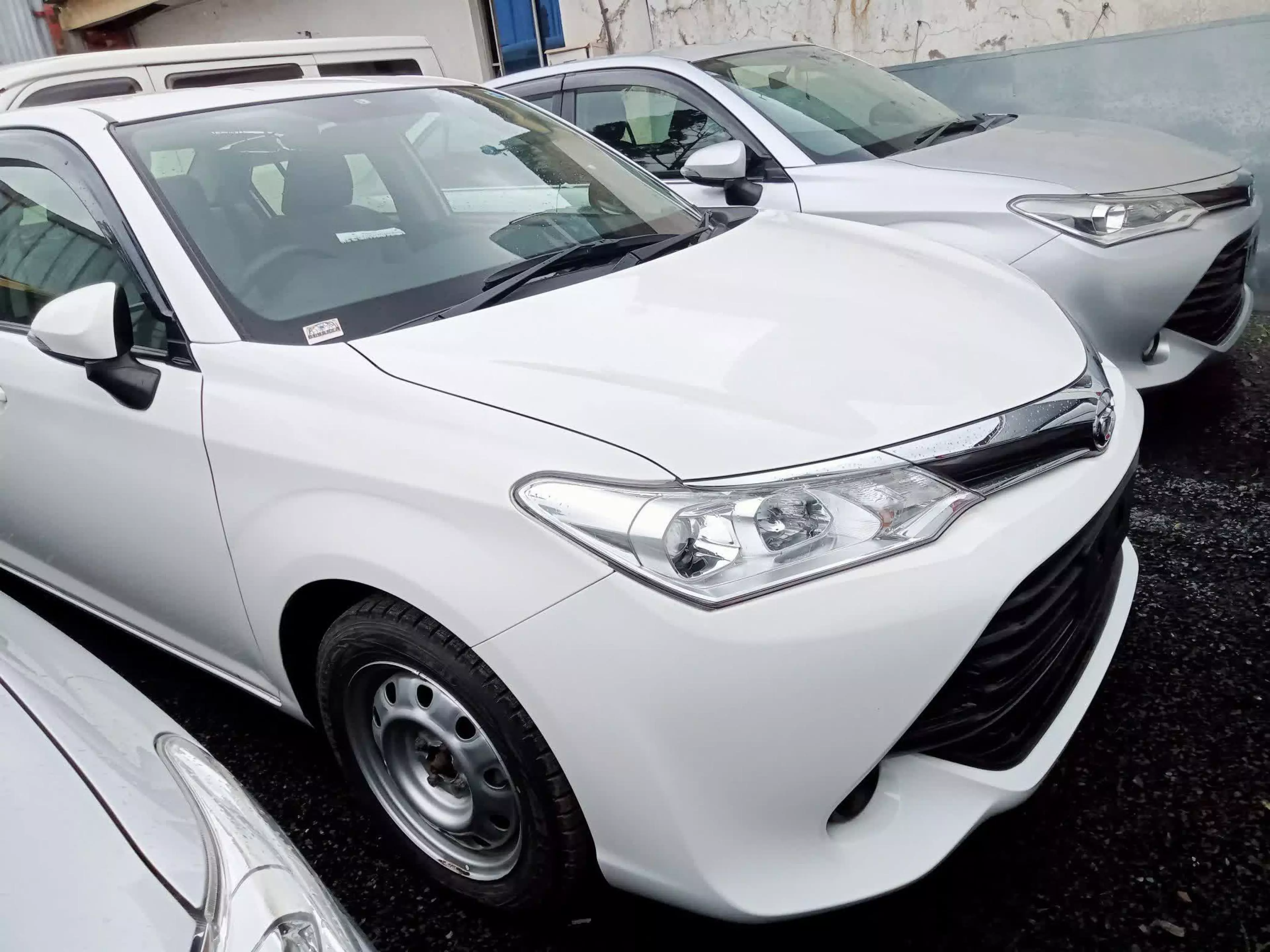 Toyota Axio hybrid  - 2015