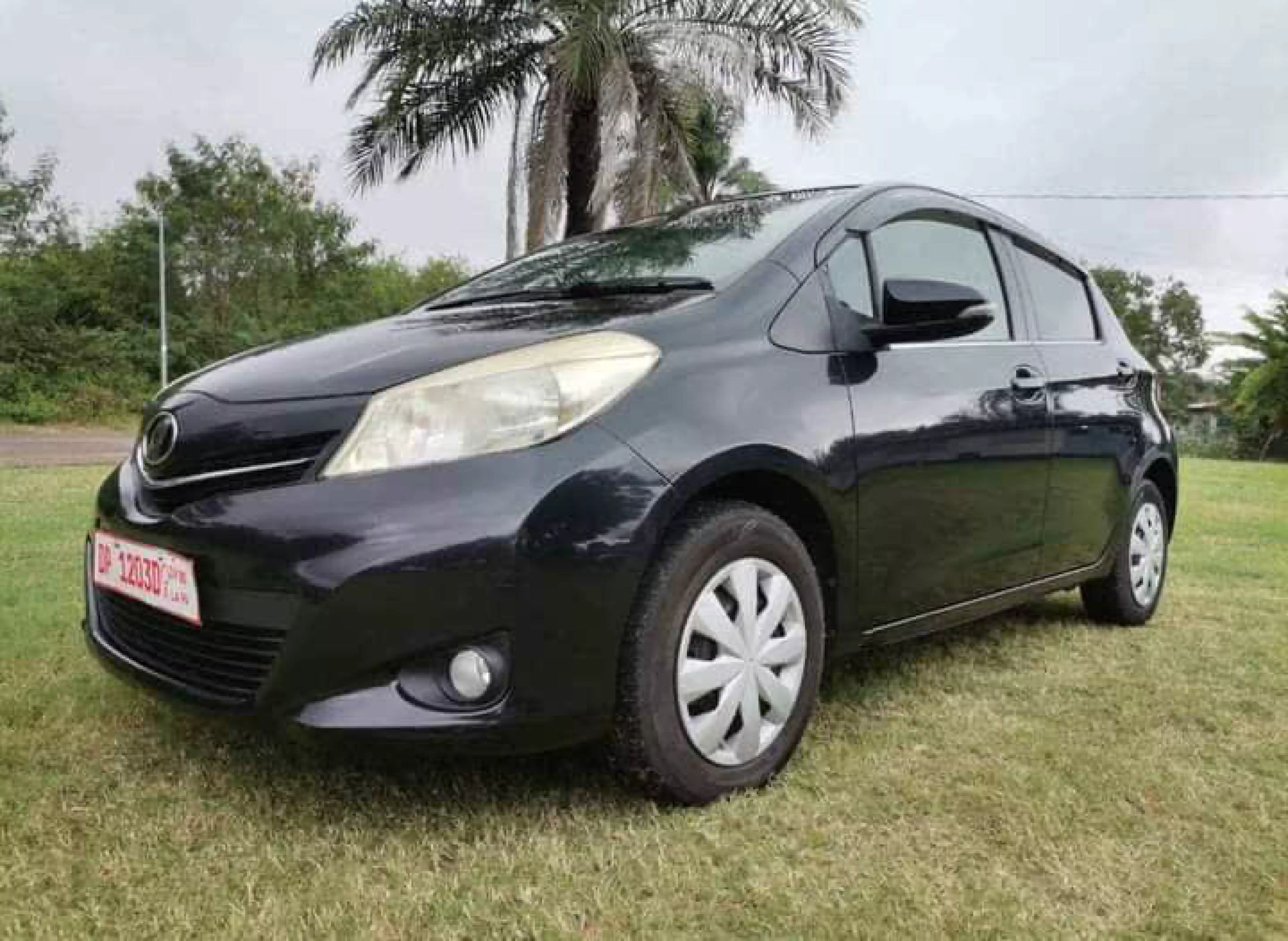 Toyota Vitz - 2012